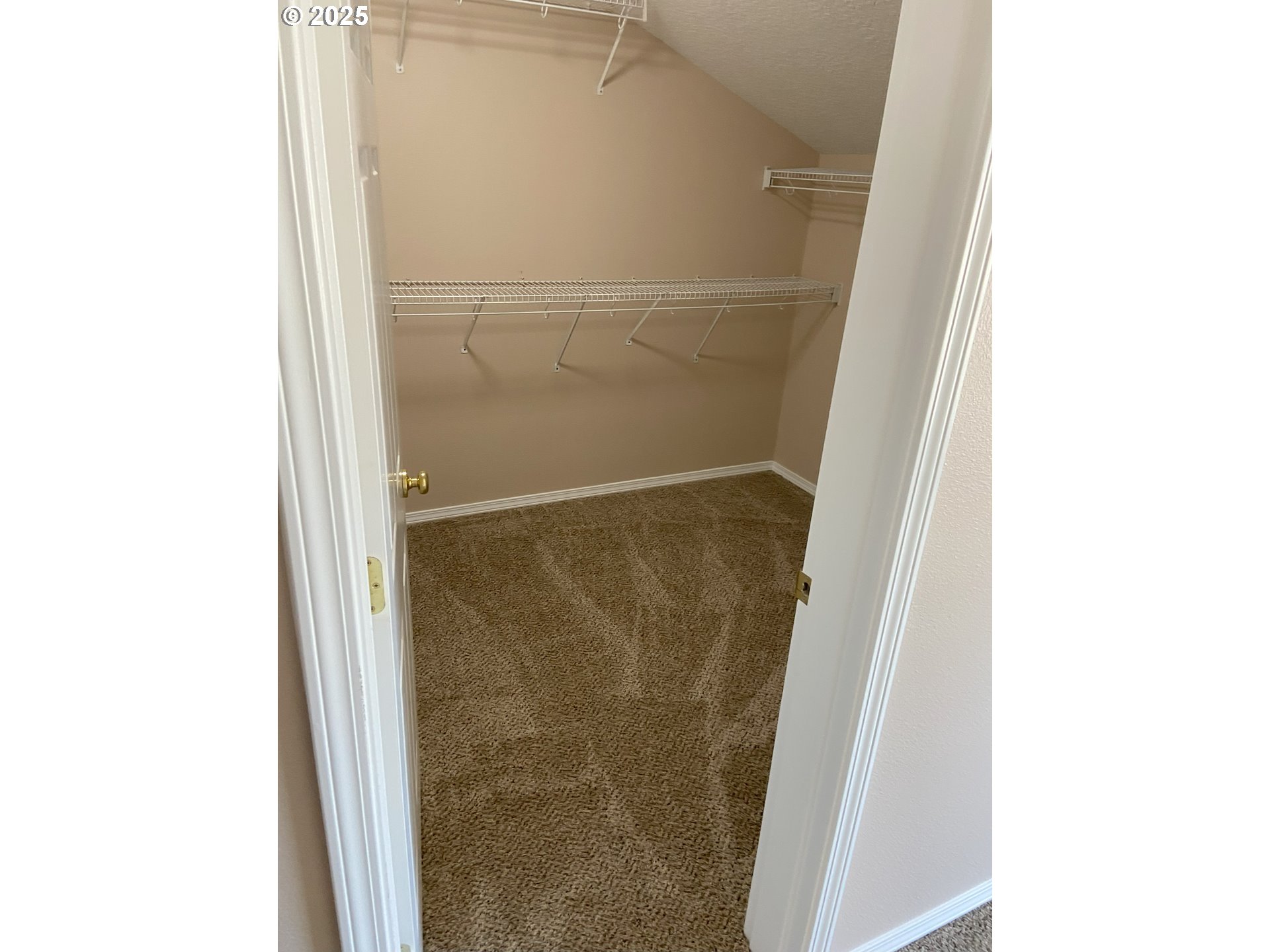 property viewer photo 30