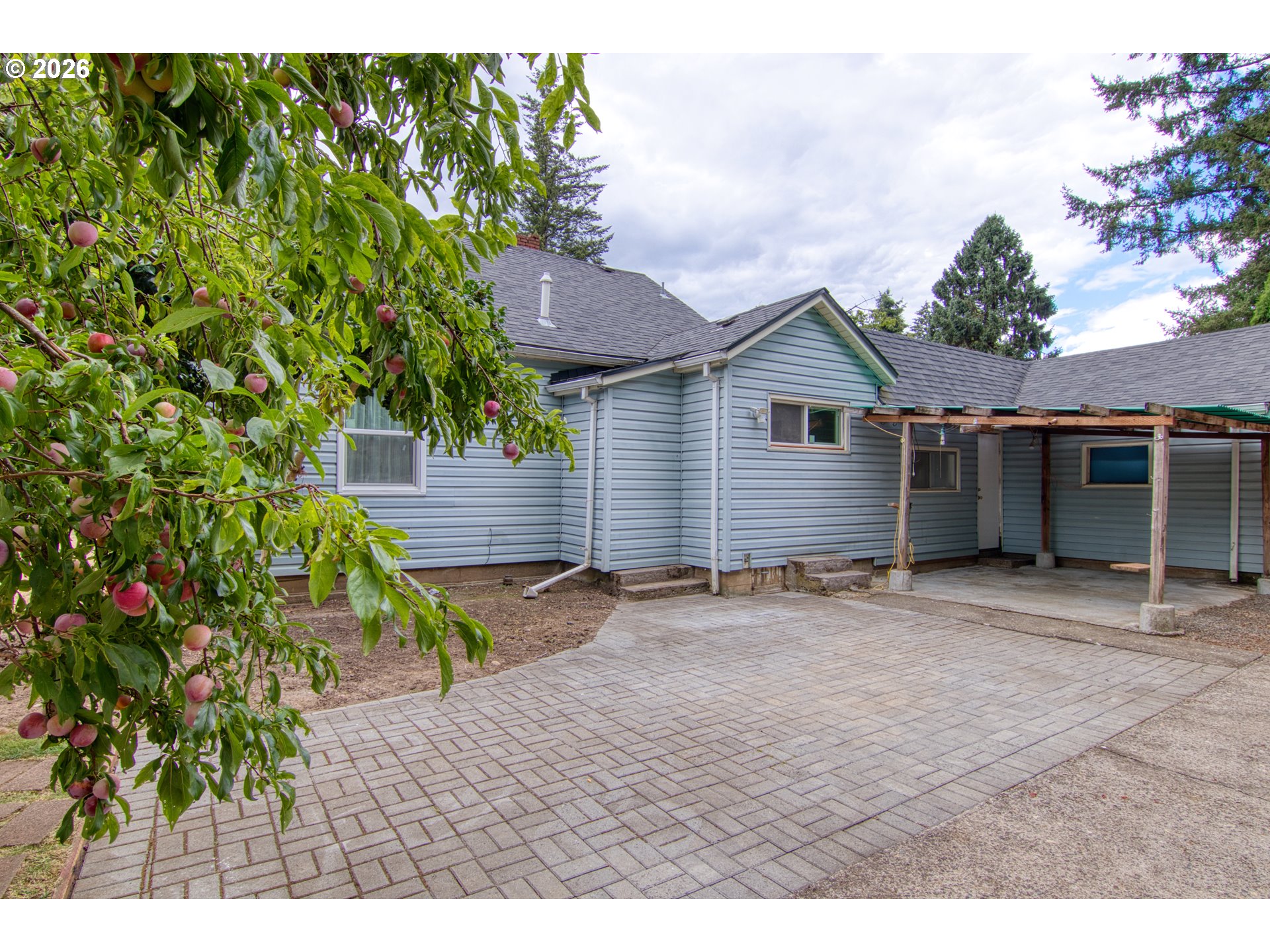 main property photo 32