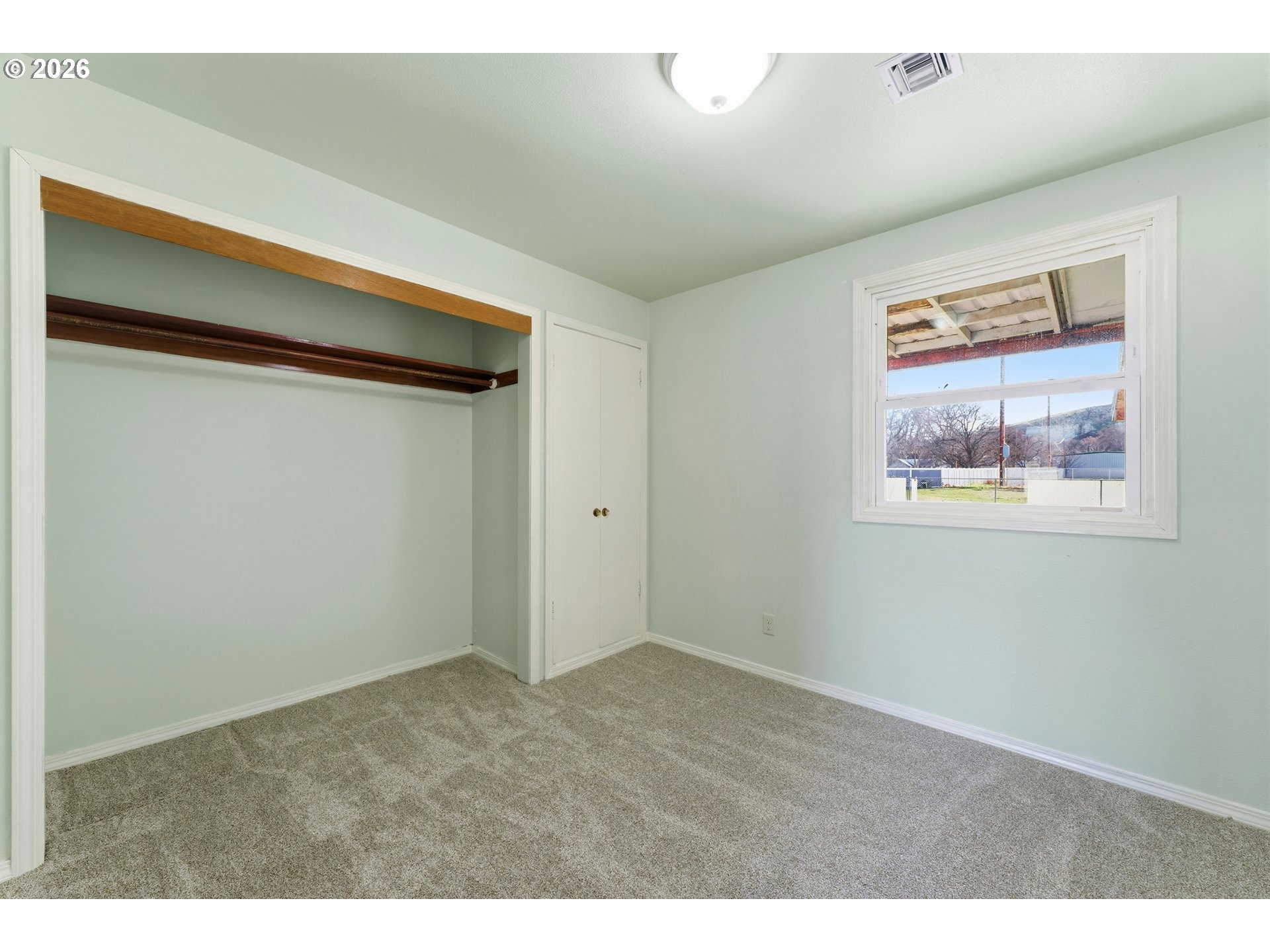 property viewer photo 17