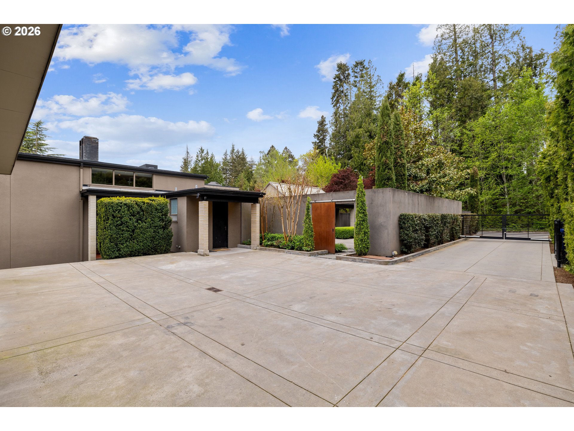 main property photo 32
