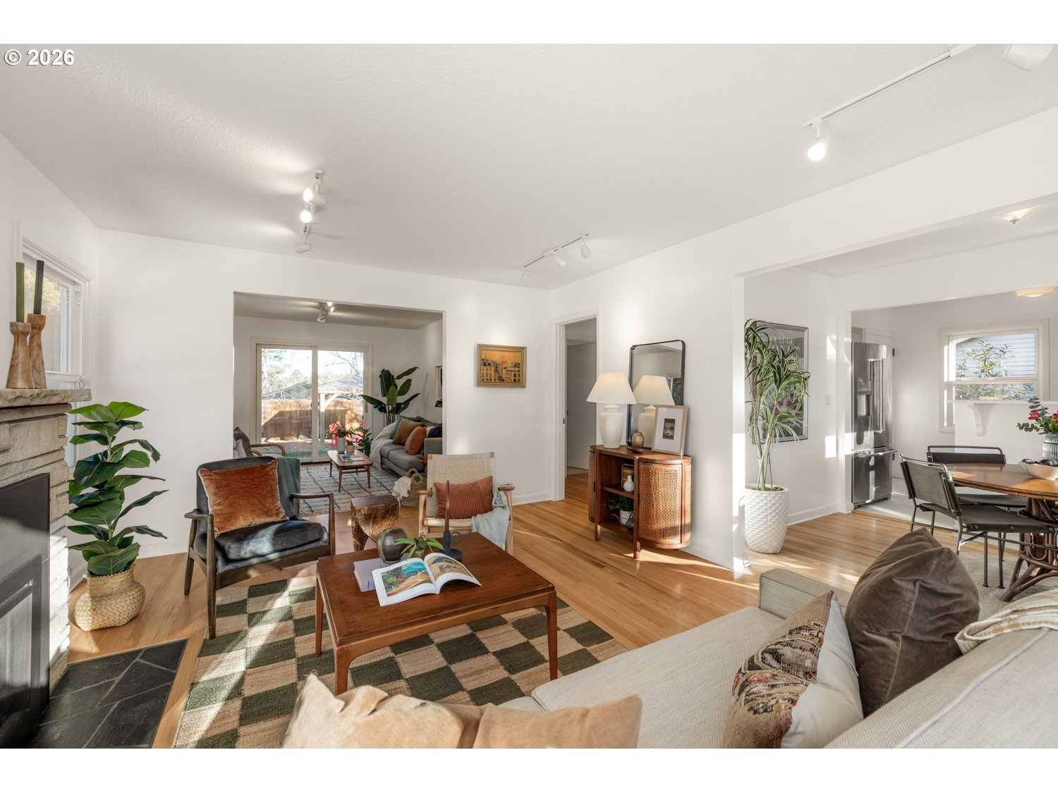 property viewer photo 1