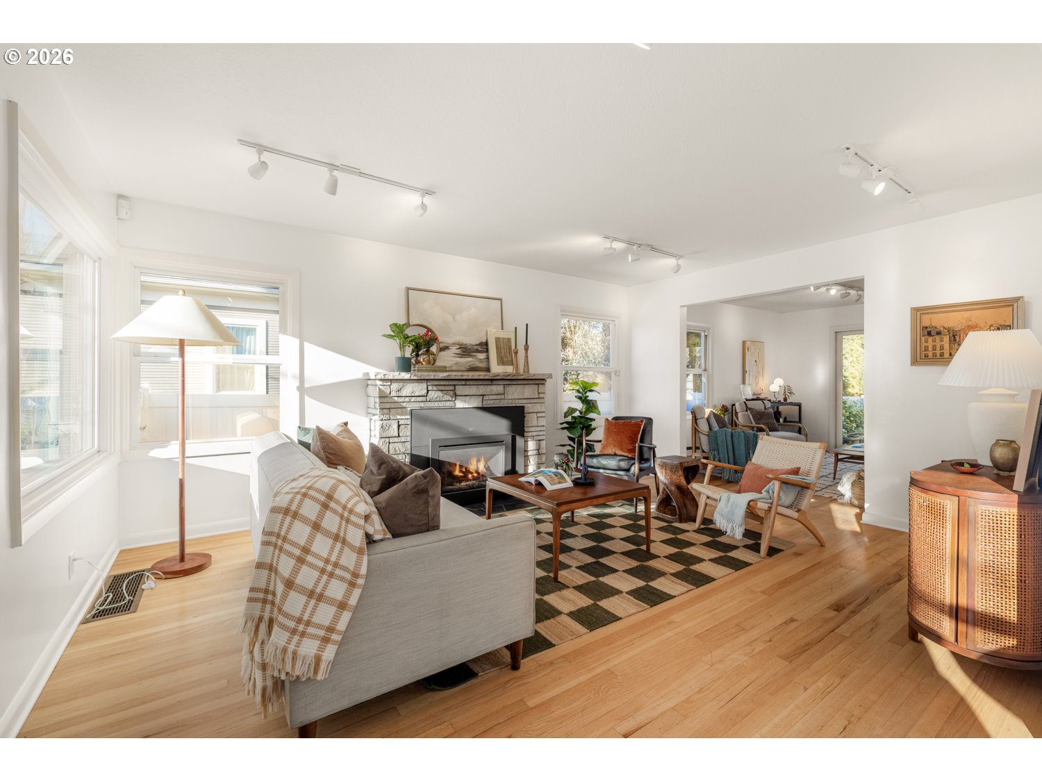 property viewer photo 2