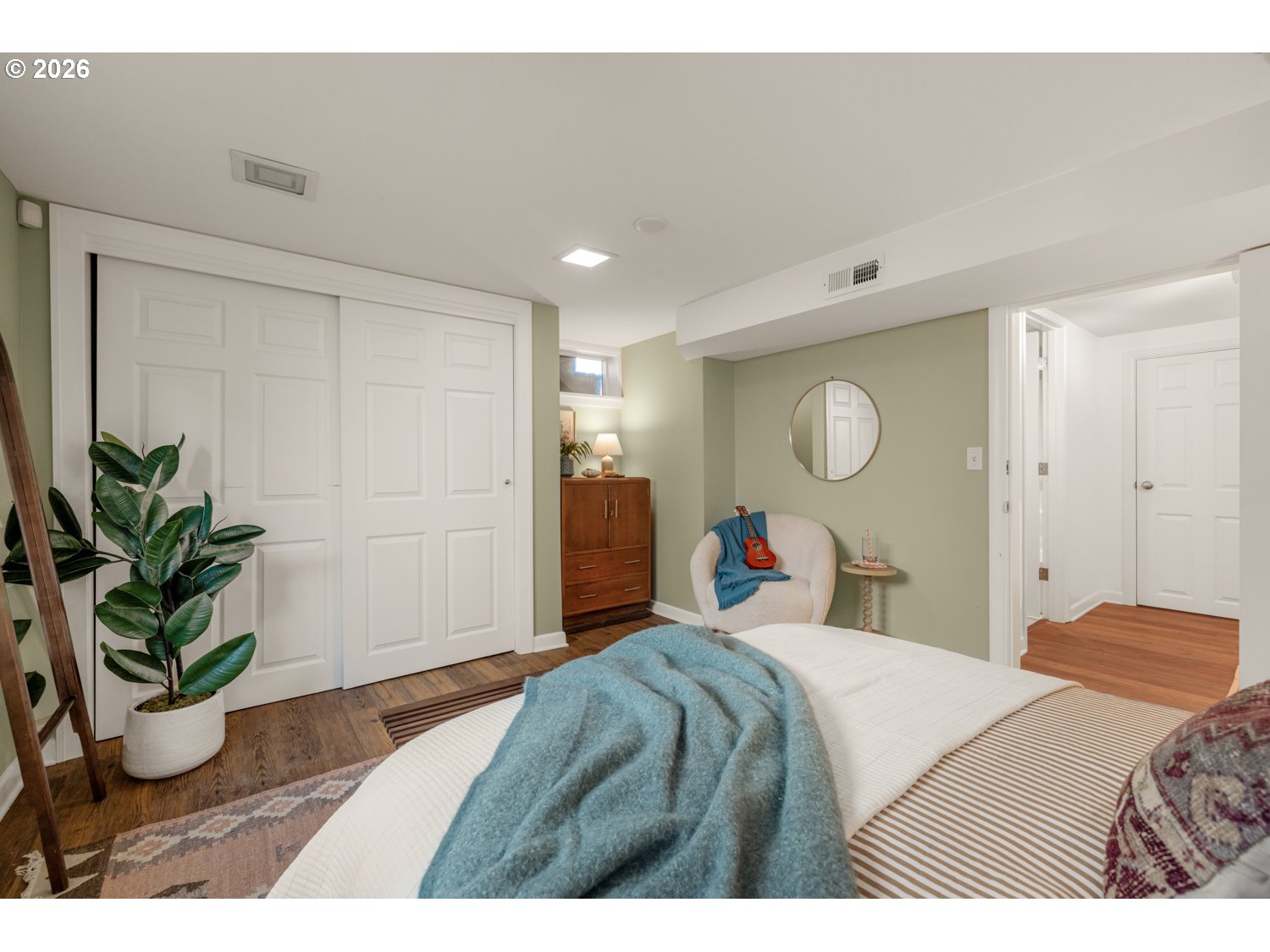 property viewer photo 26