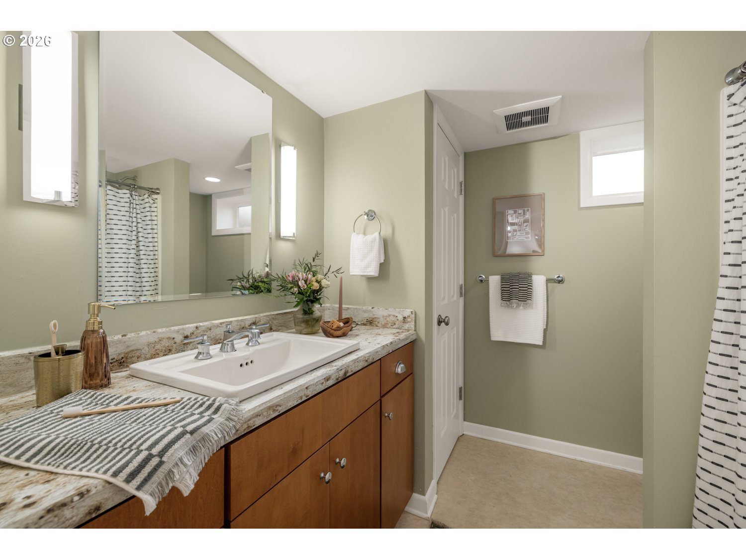 property viewer photo 27