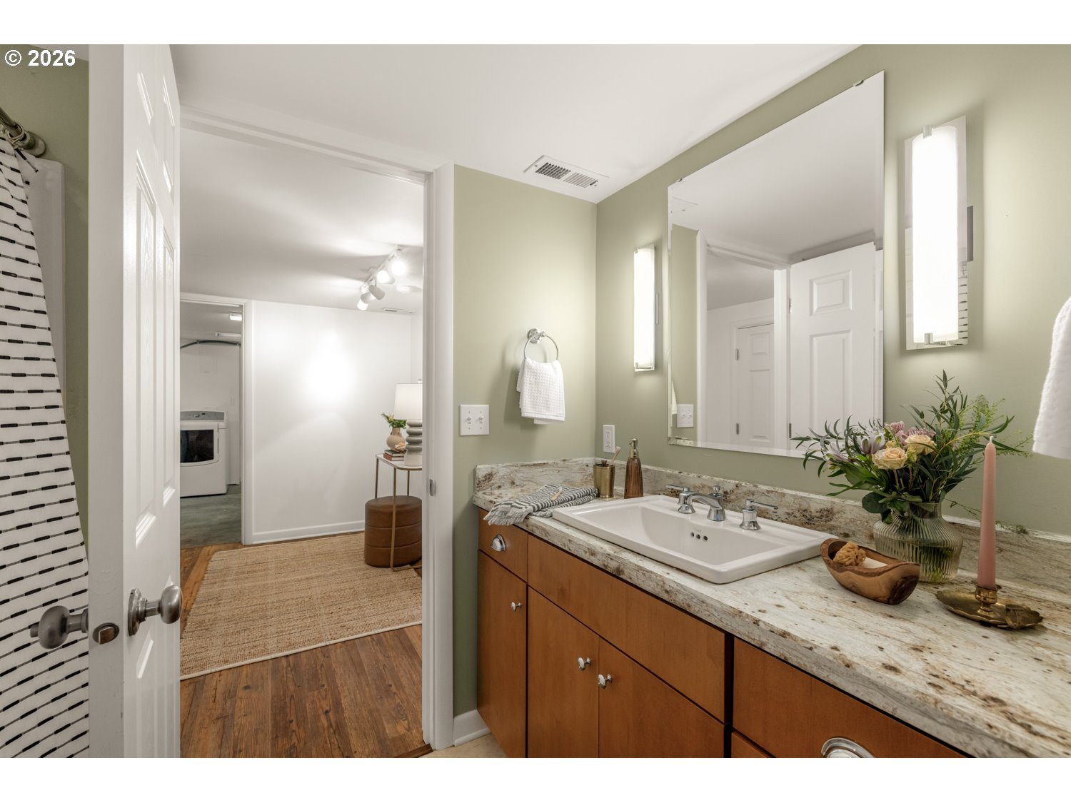 property viewer photo 28
