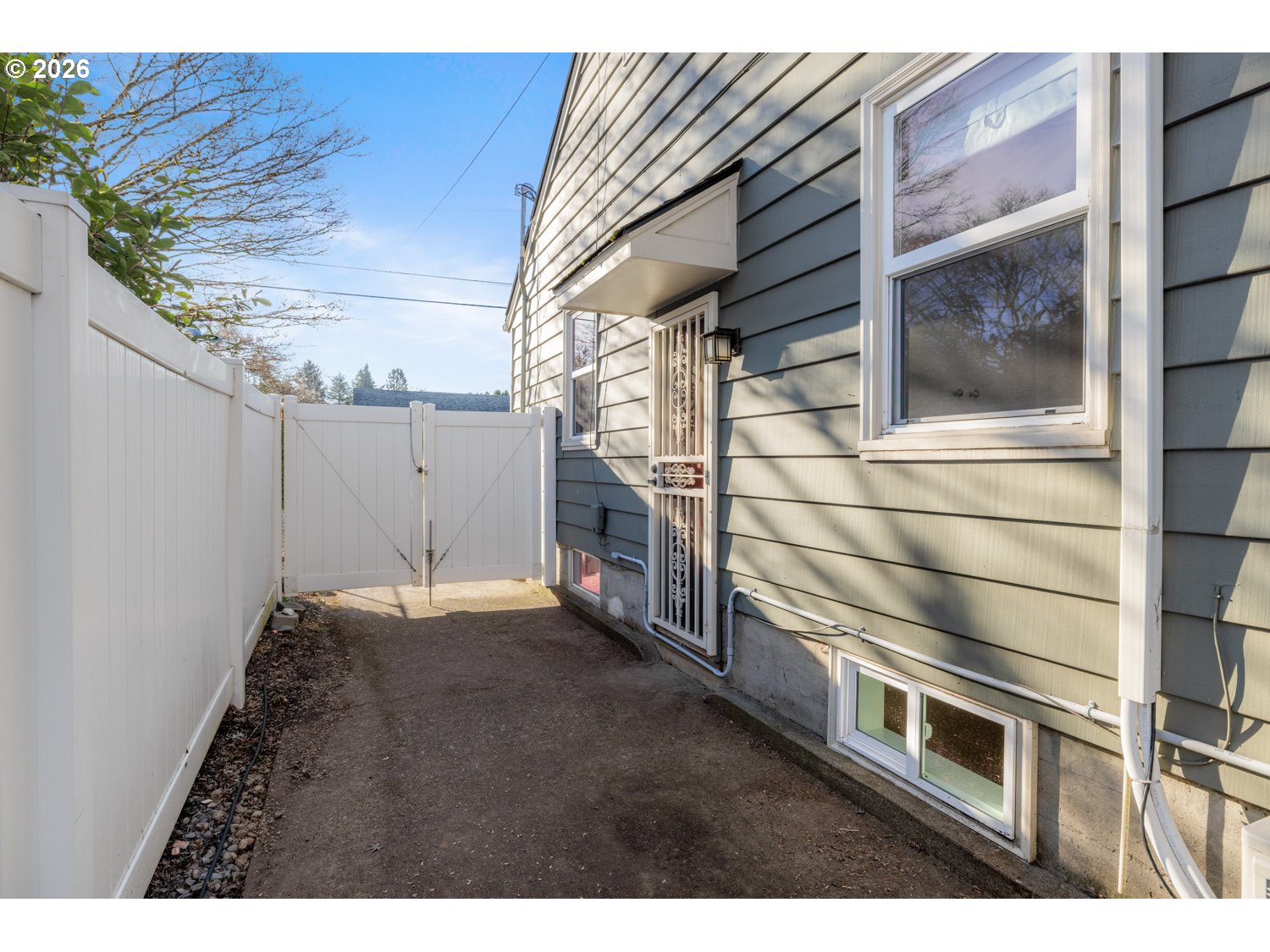 property viewer photo 36