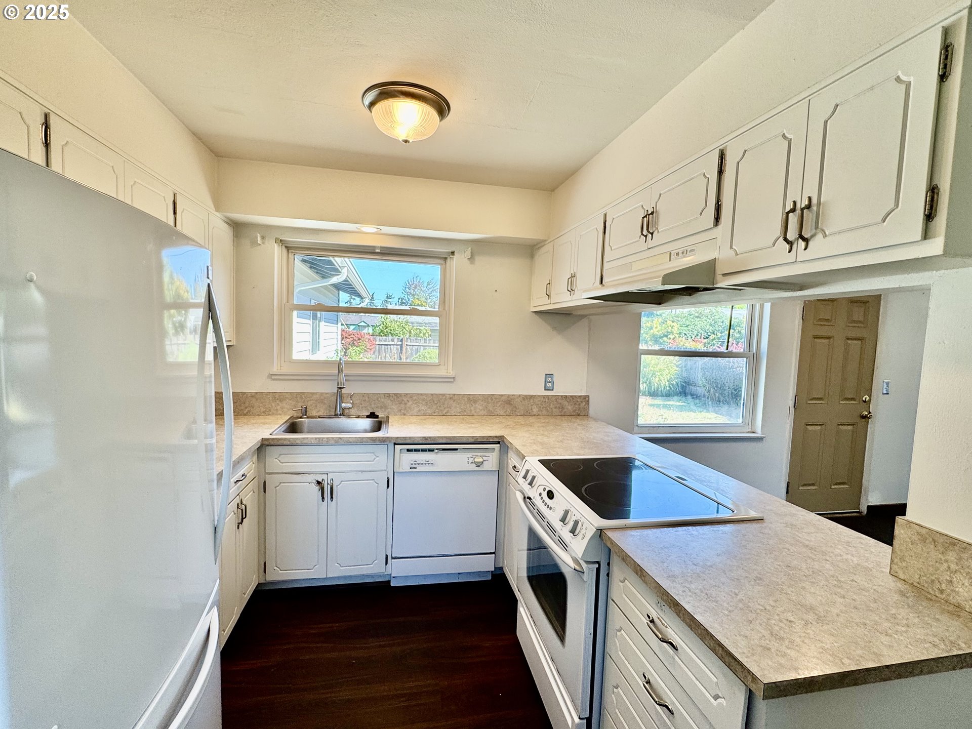 property viewer photo 13
