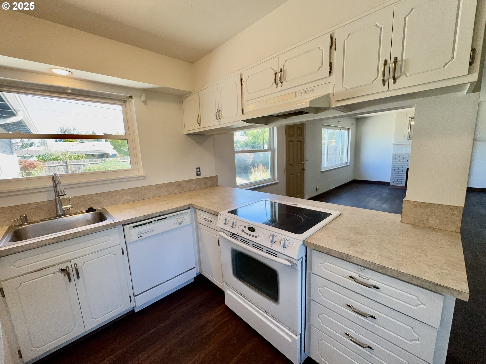 property viewer photo 16