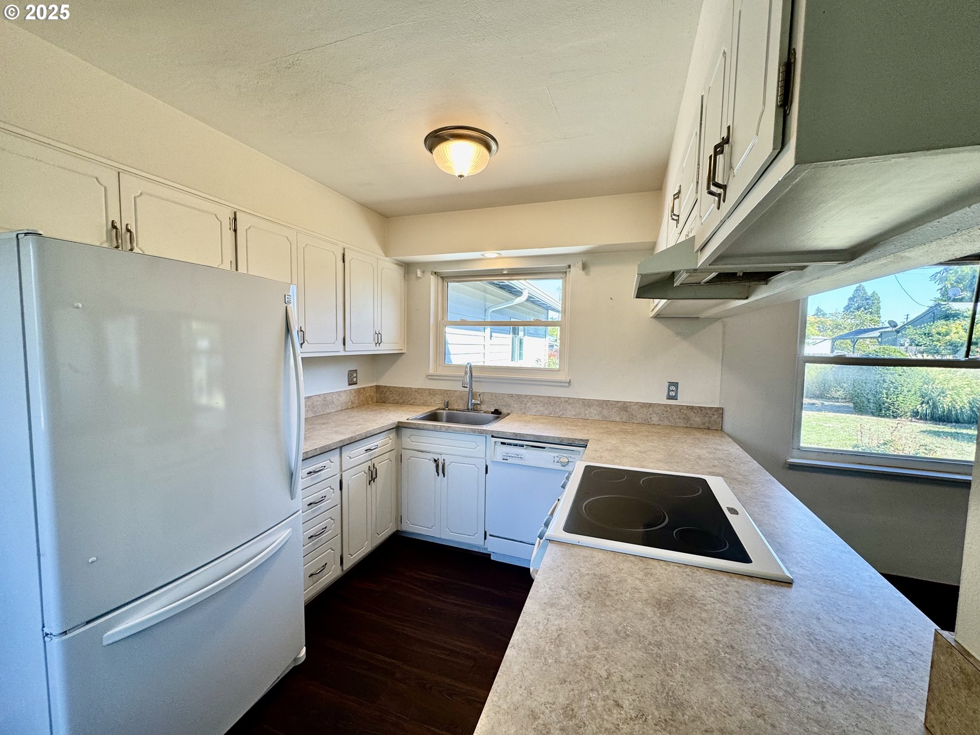 property viewer photo 18