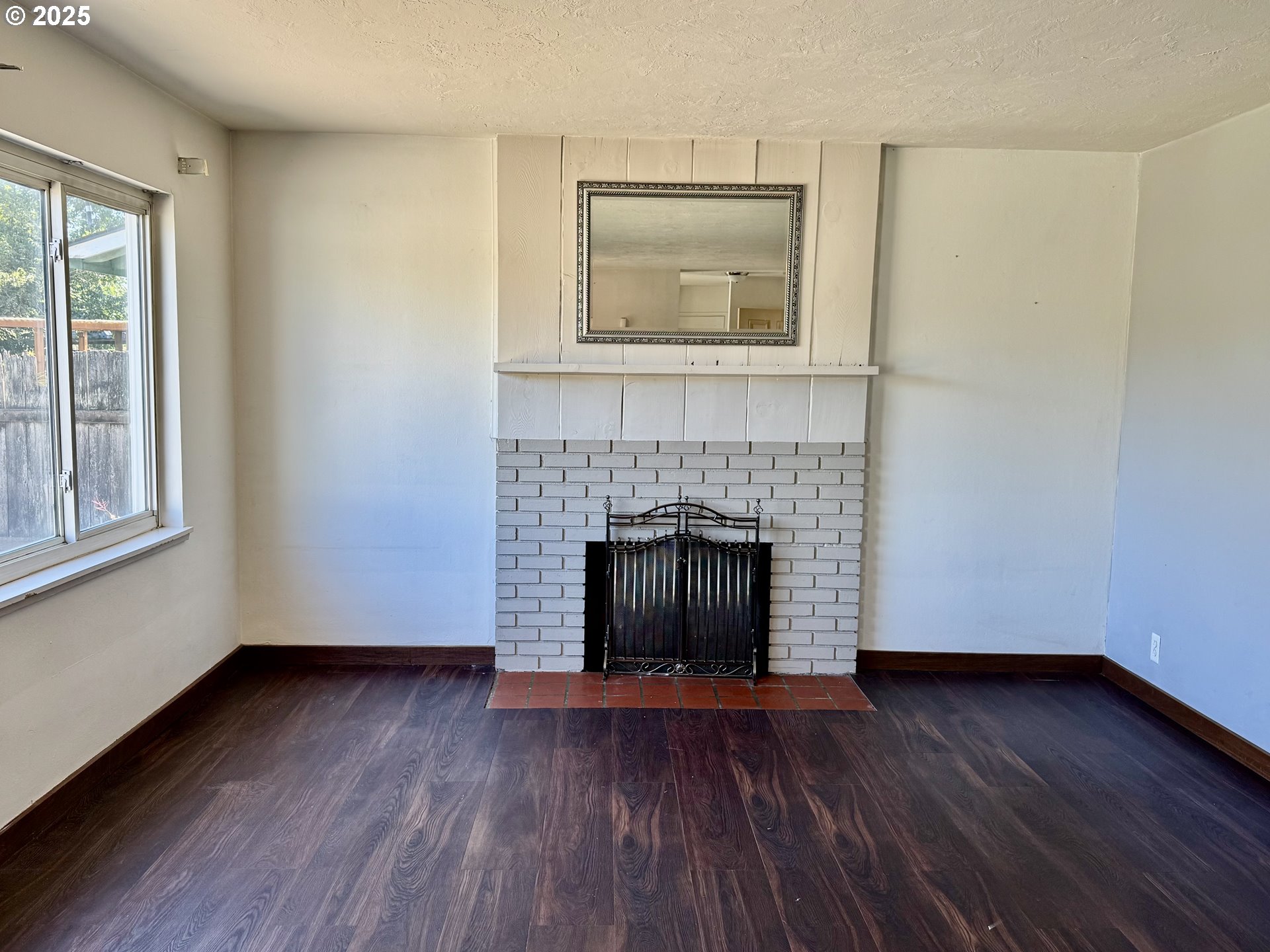 property viewer photo 5