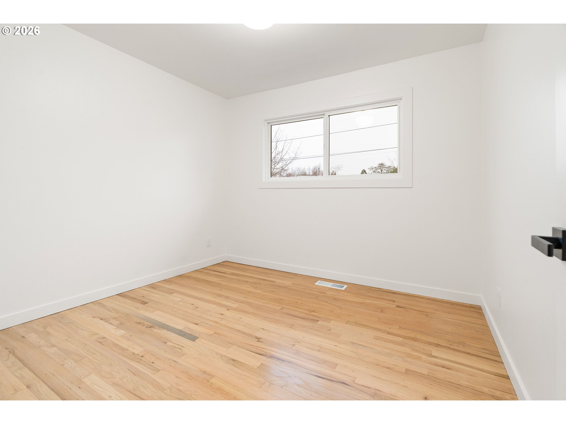 property viewer photo 13