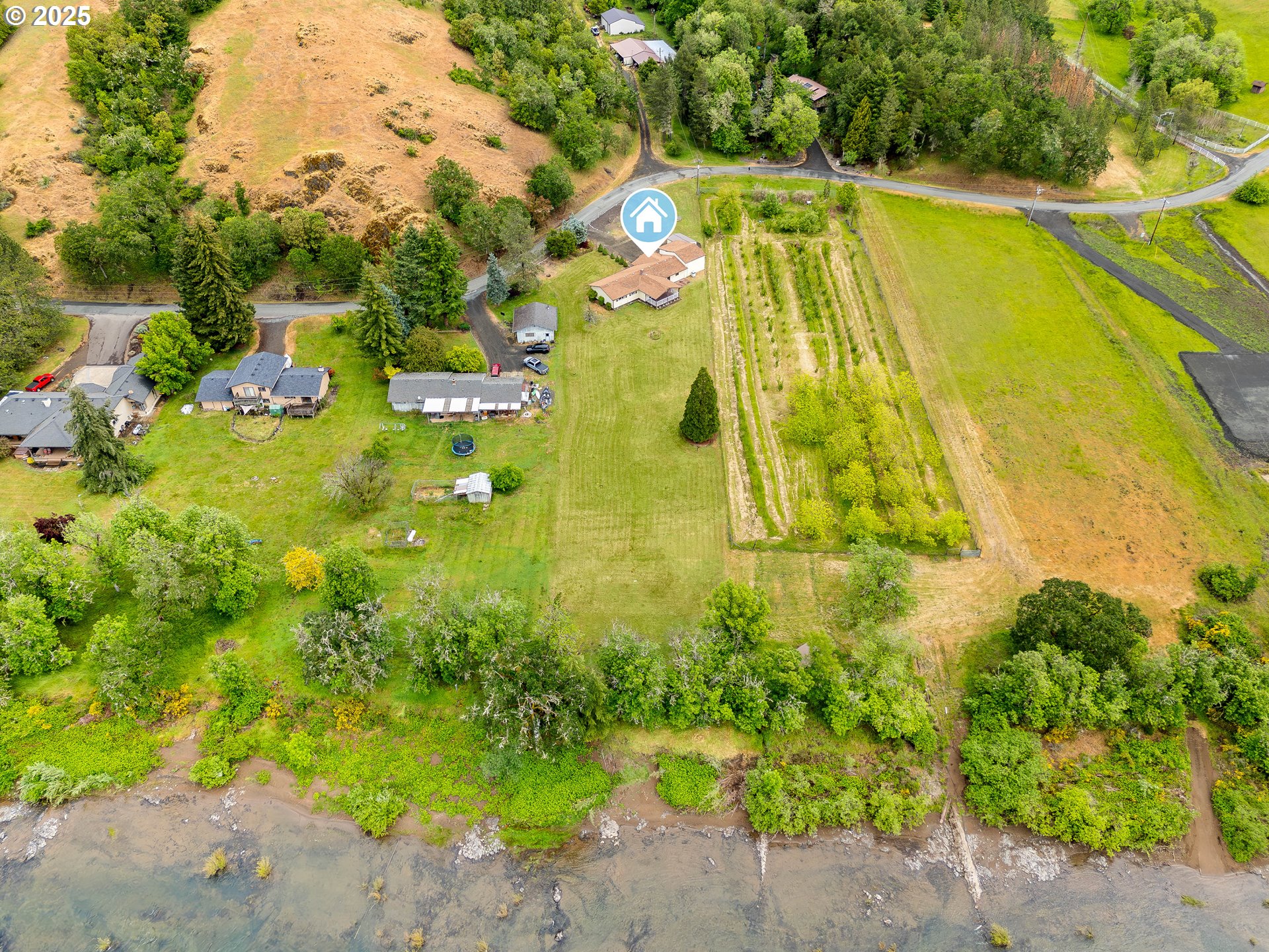 main property photo 36