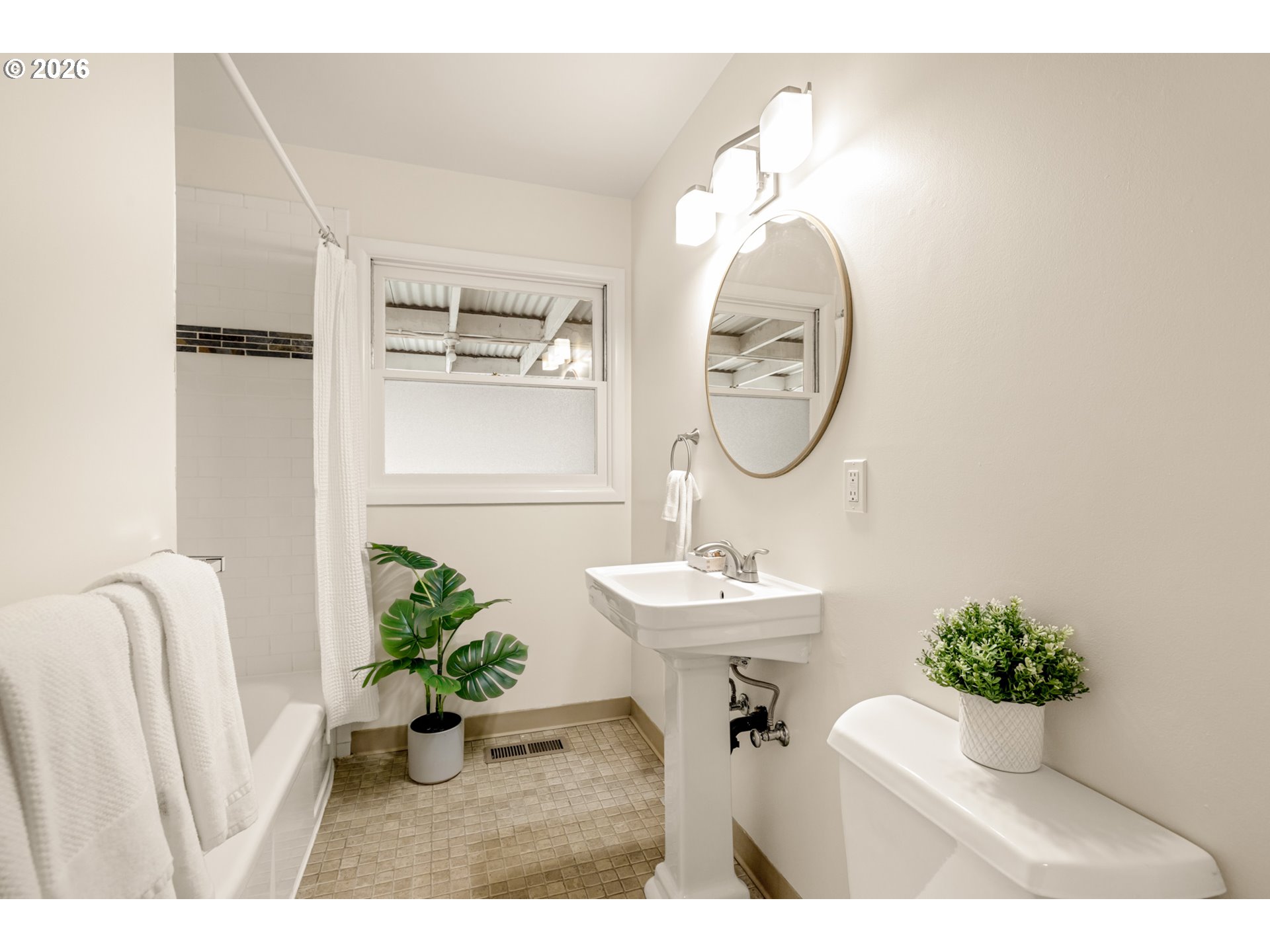 property viewer photo 16