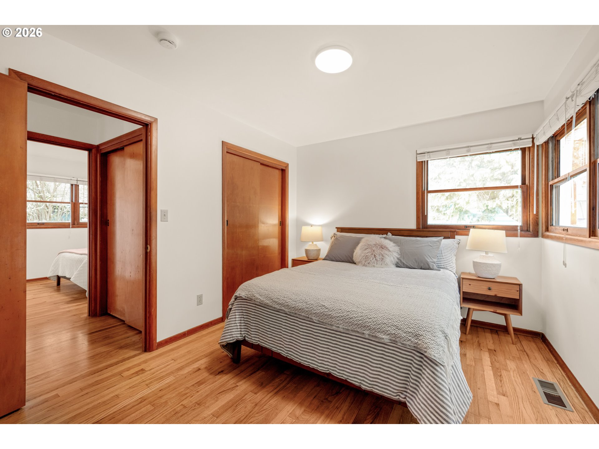 property viewer photo 23