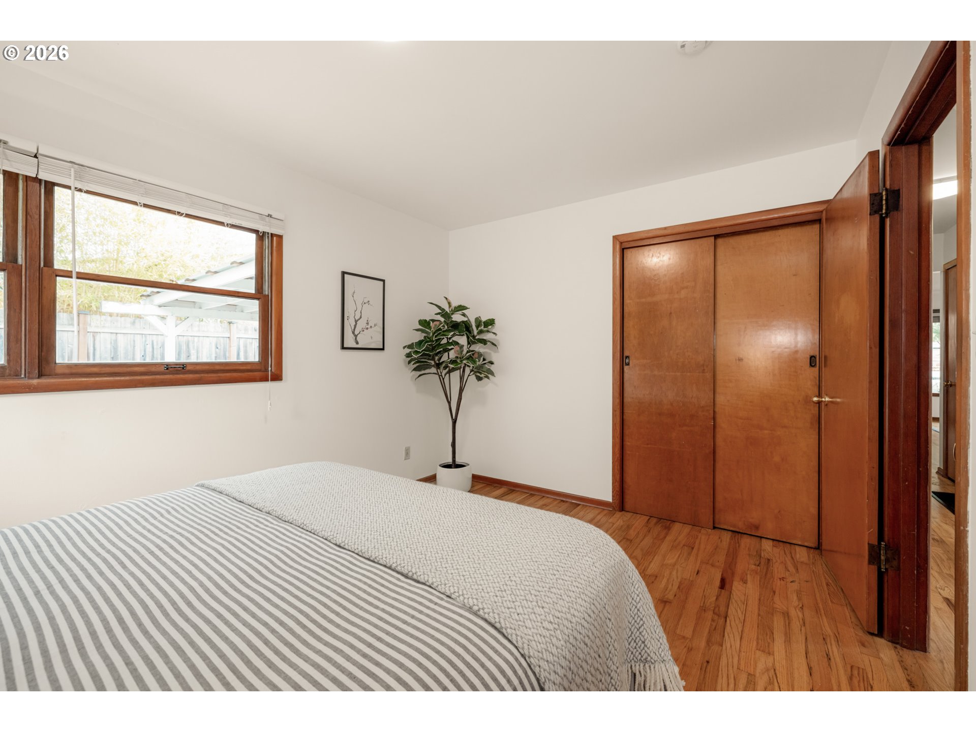 property viewer photo 25