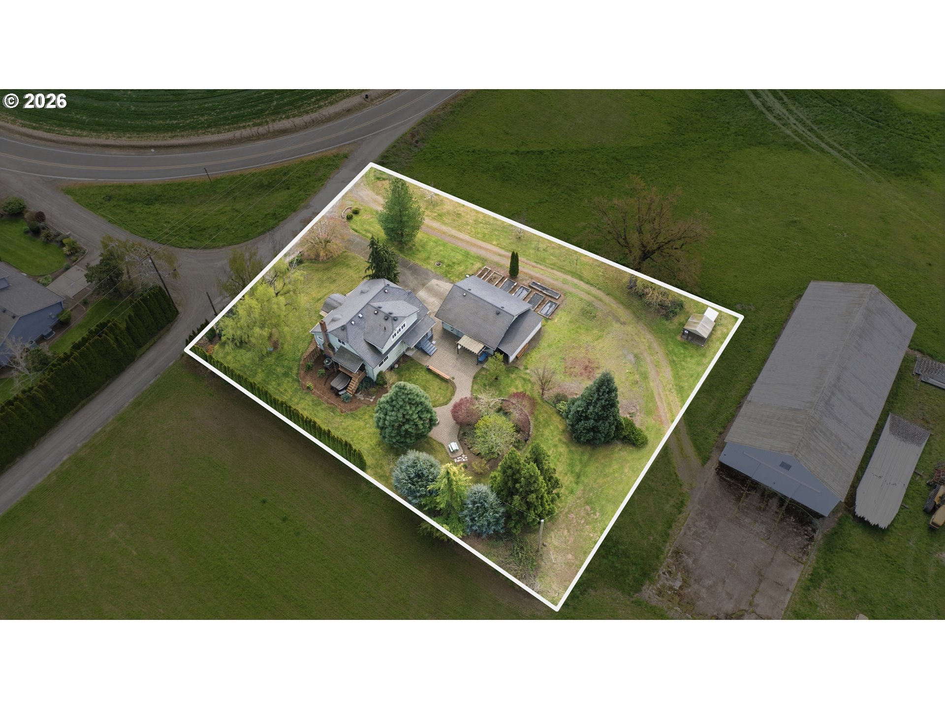 main property photo 32