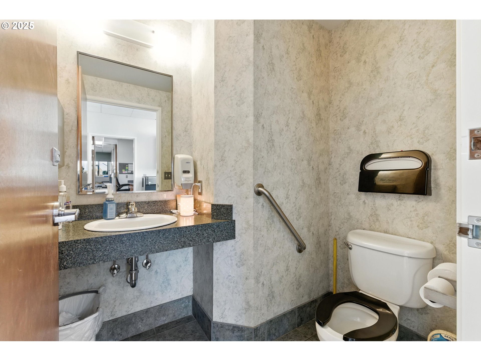 main property photo 20