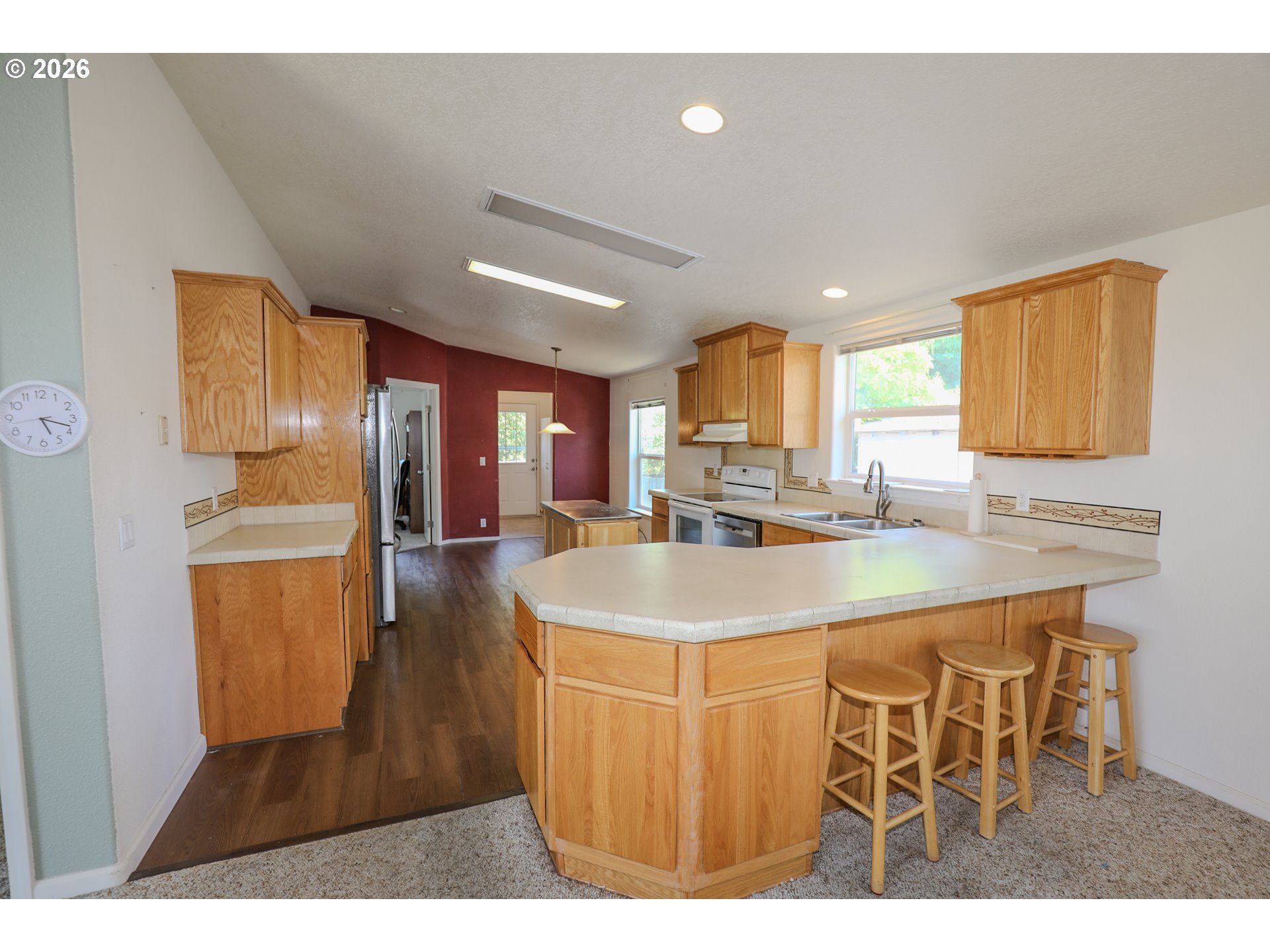 main property photo 13