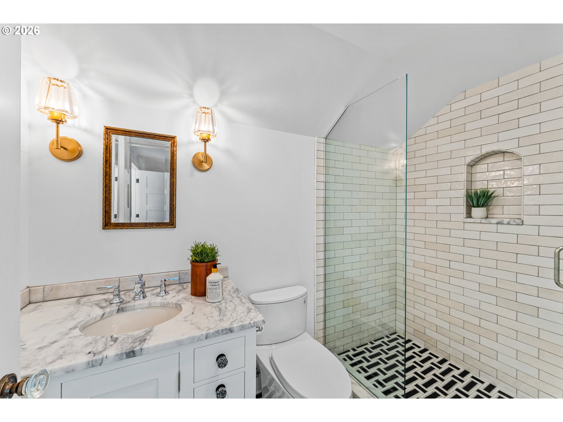 property viewer photo 36