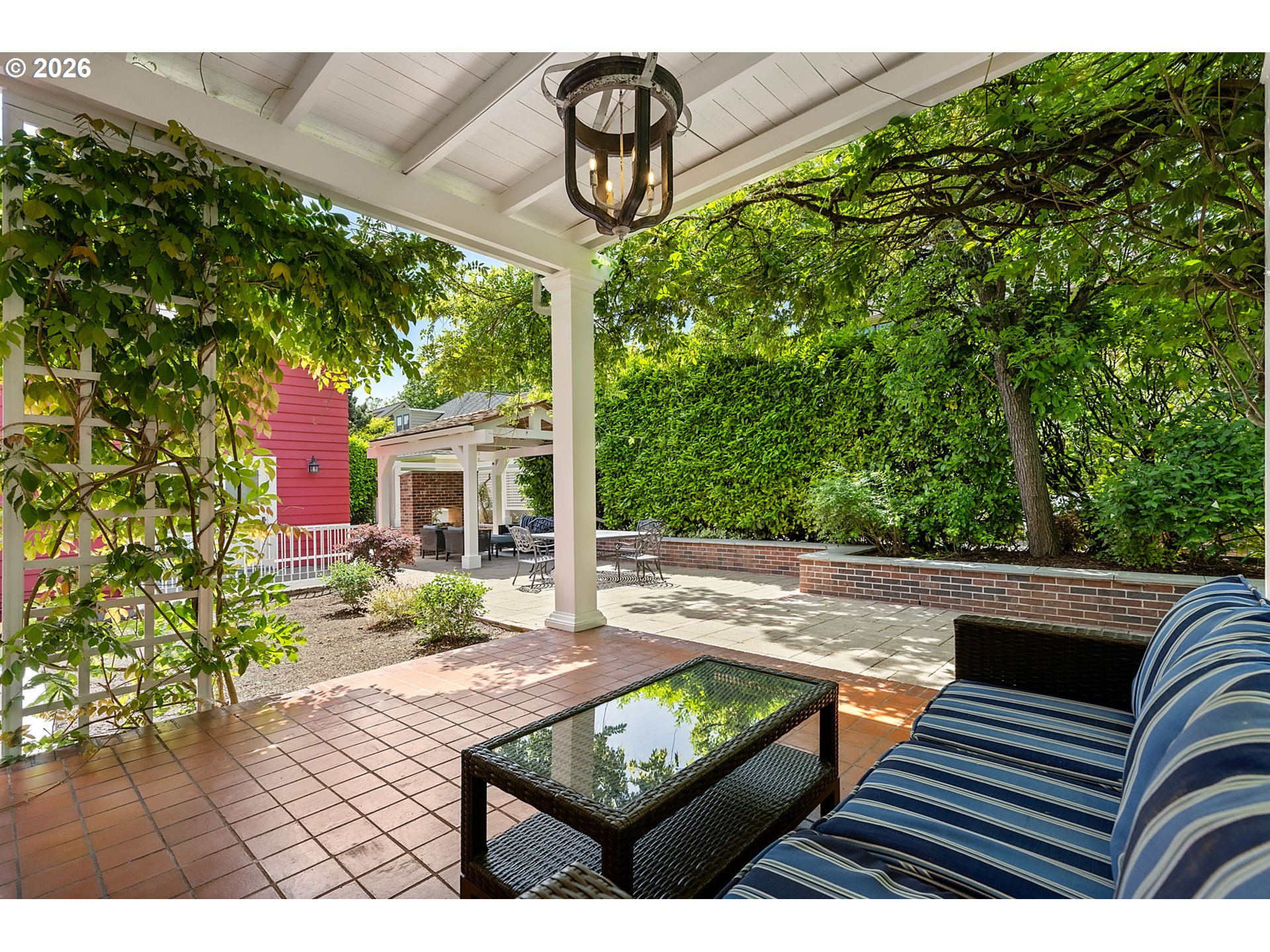 property viewer photo 44