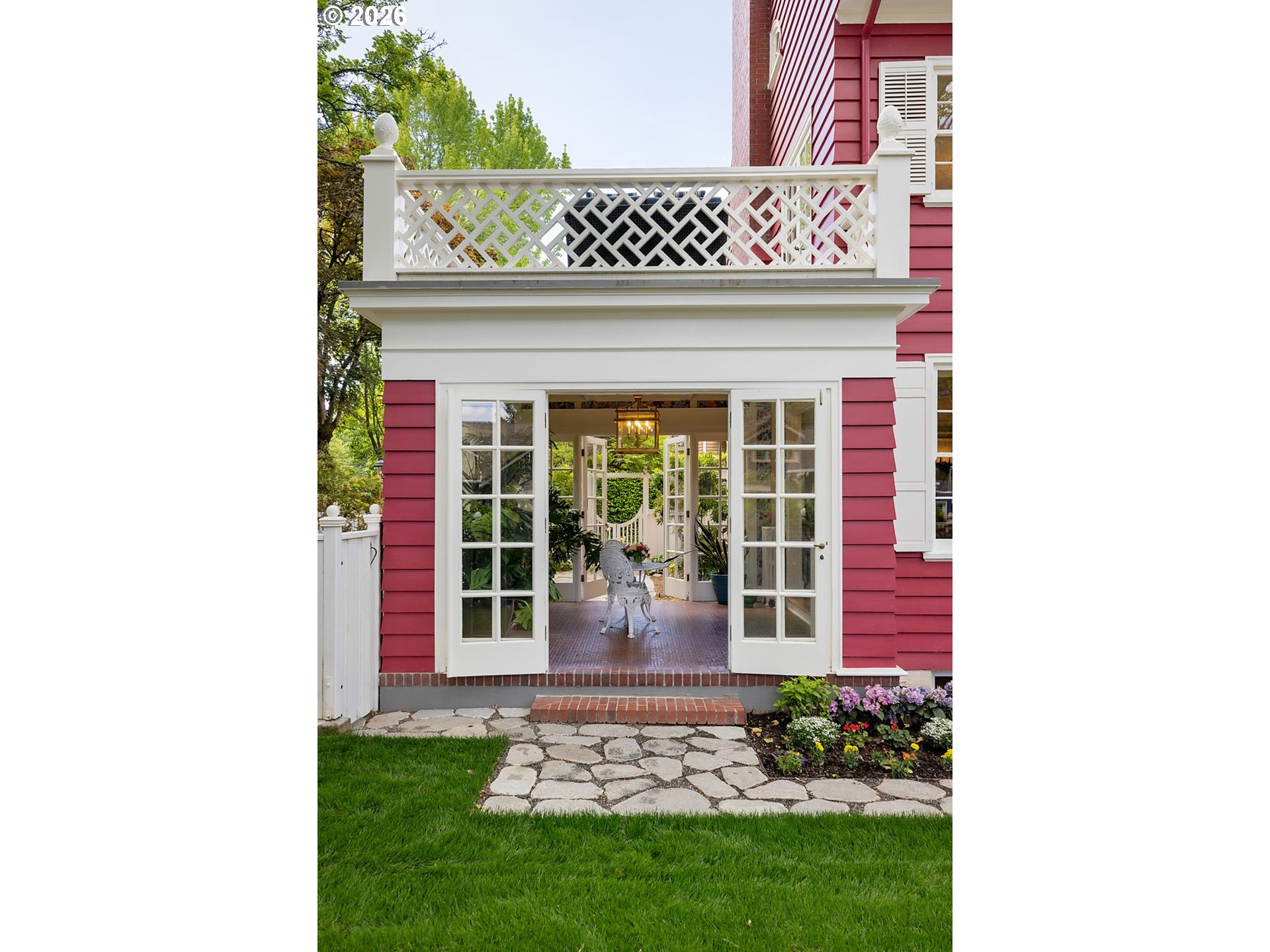 property viewer photo 45