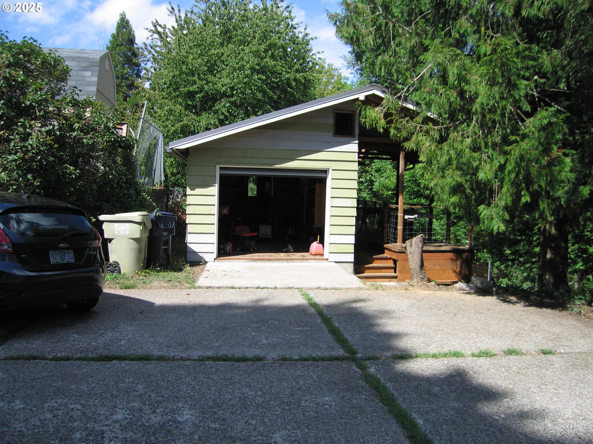 main property photo 29