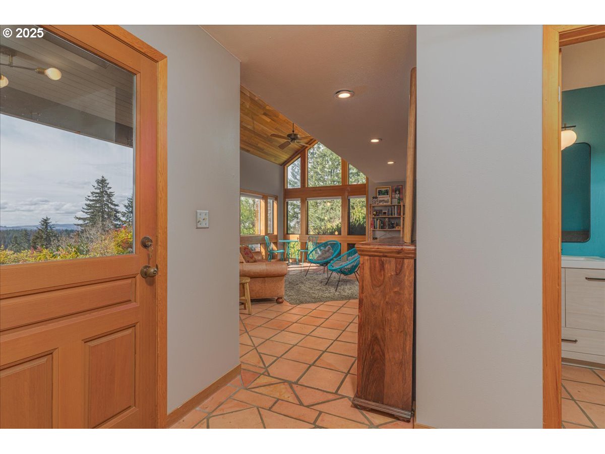 property viewer photo 26