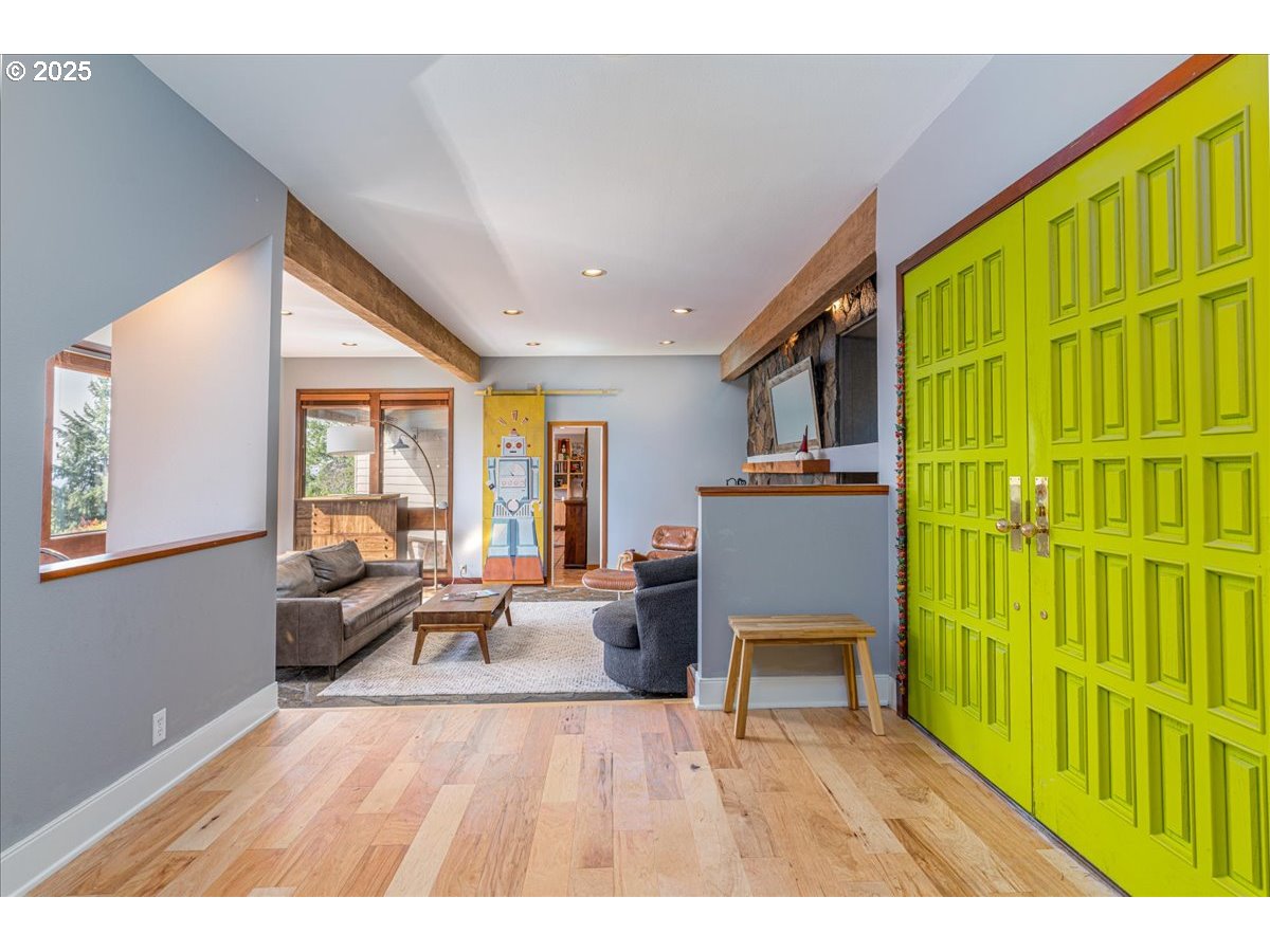 property viewer photo 8