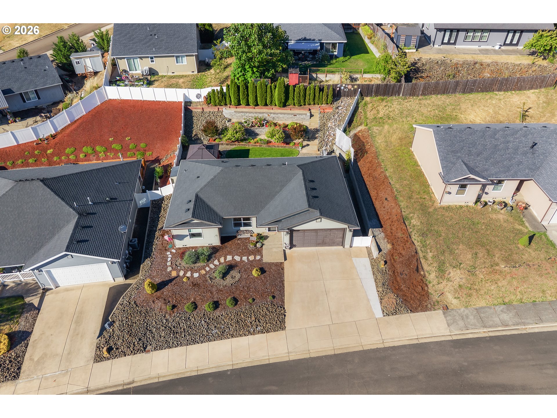 main property photo 40