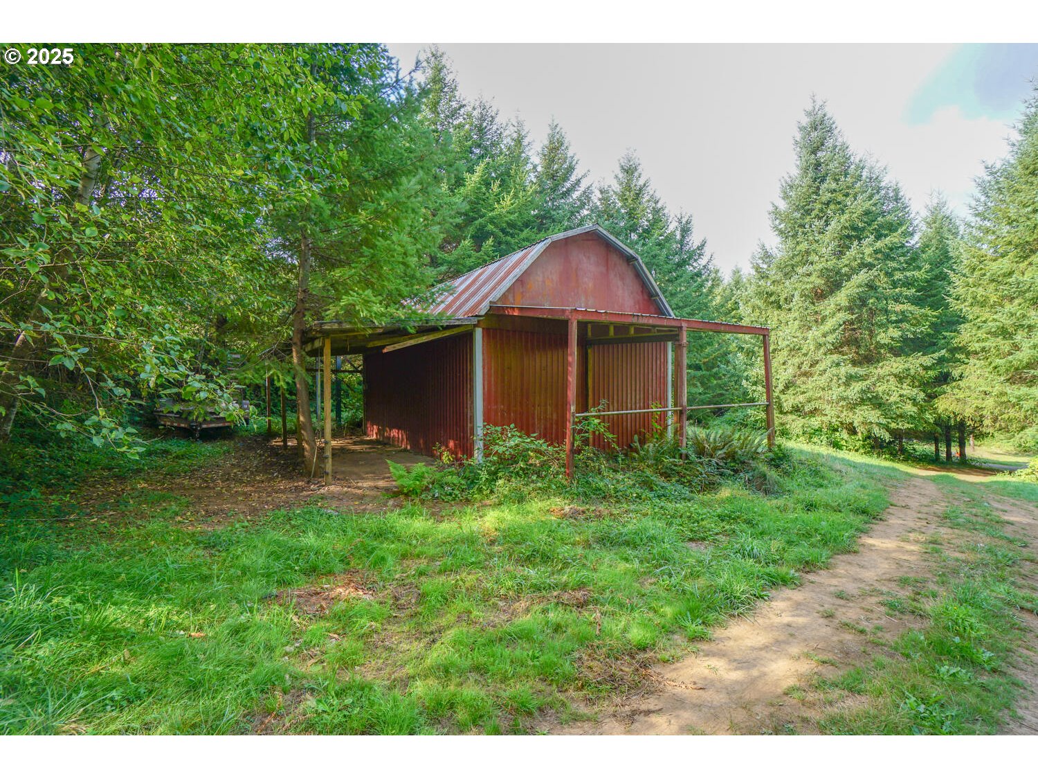 main property photo 38
