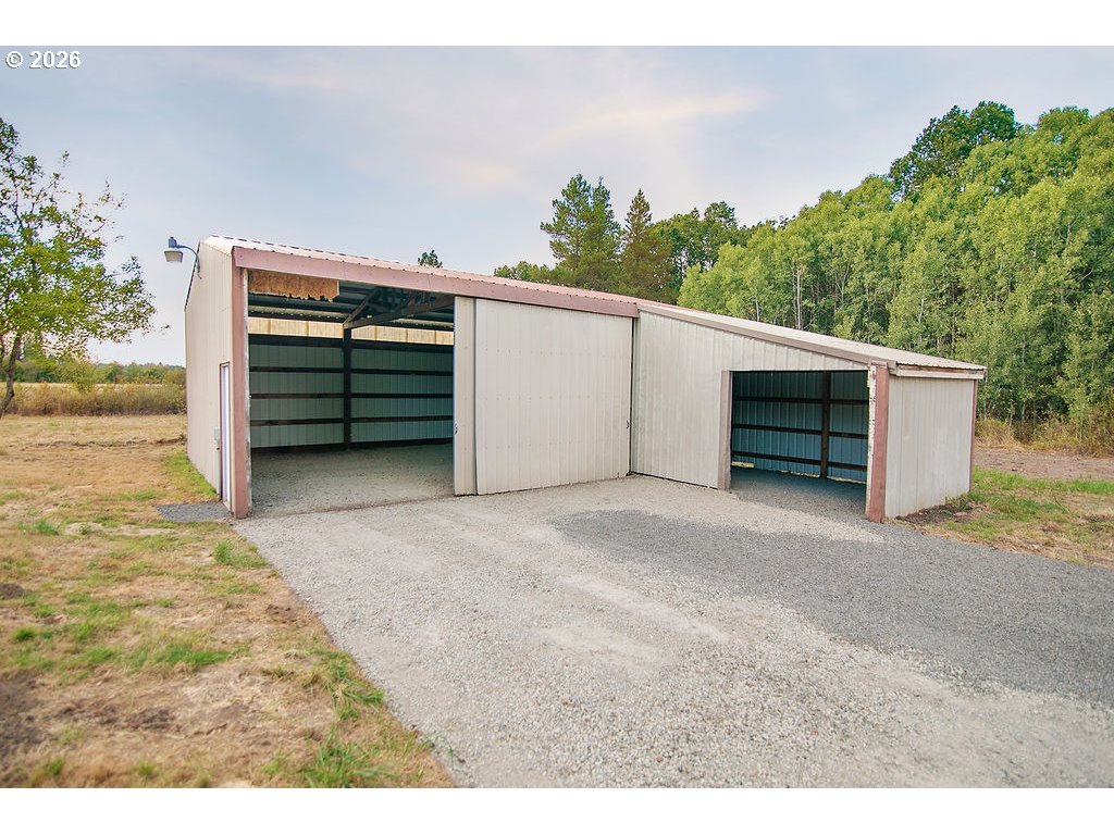 main property photo 30