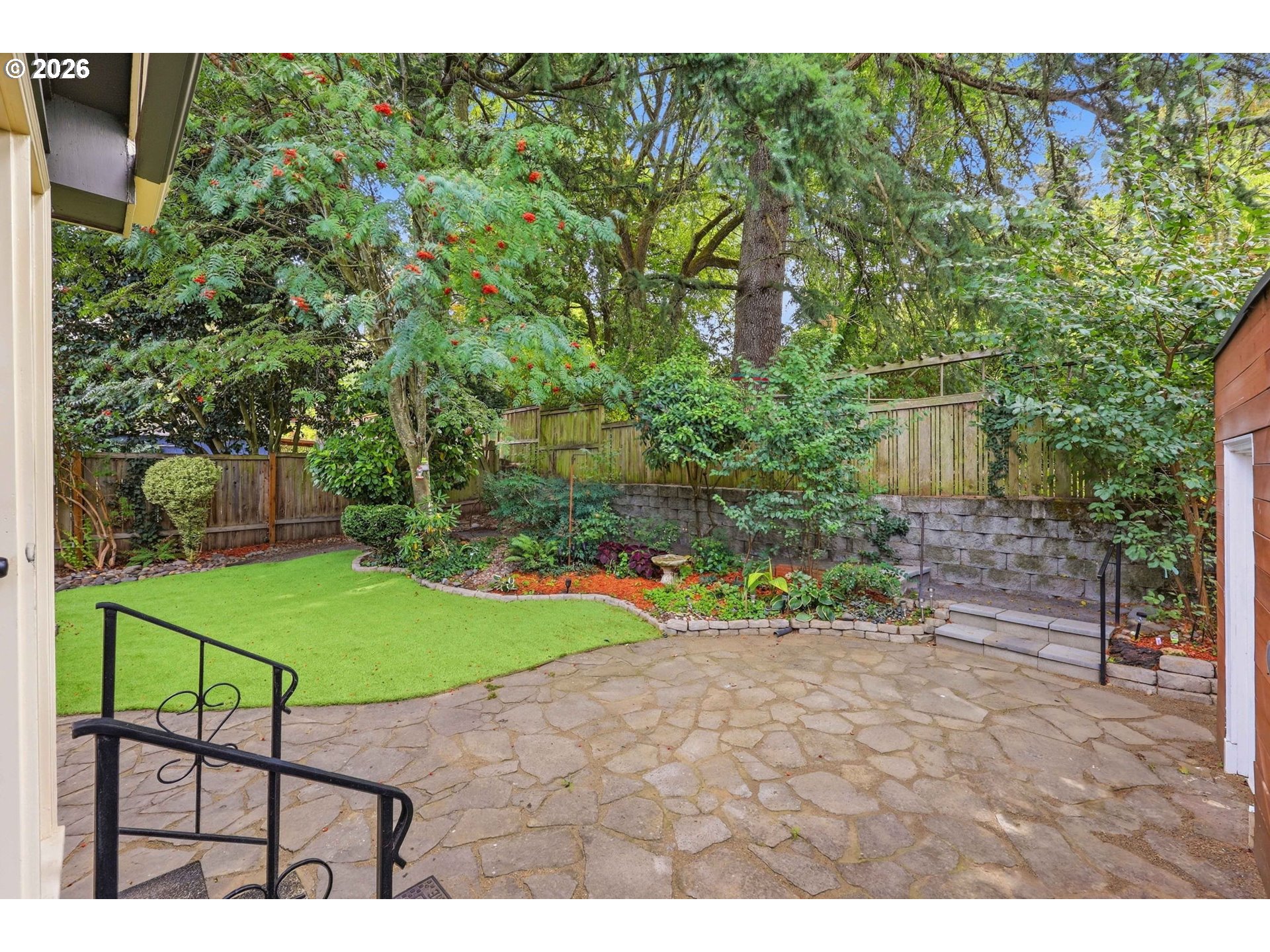 main property photo 30