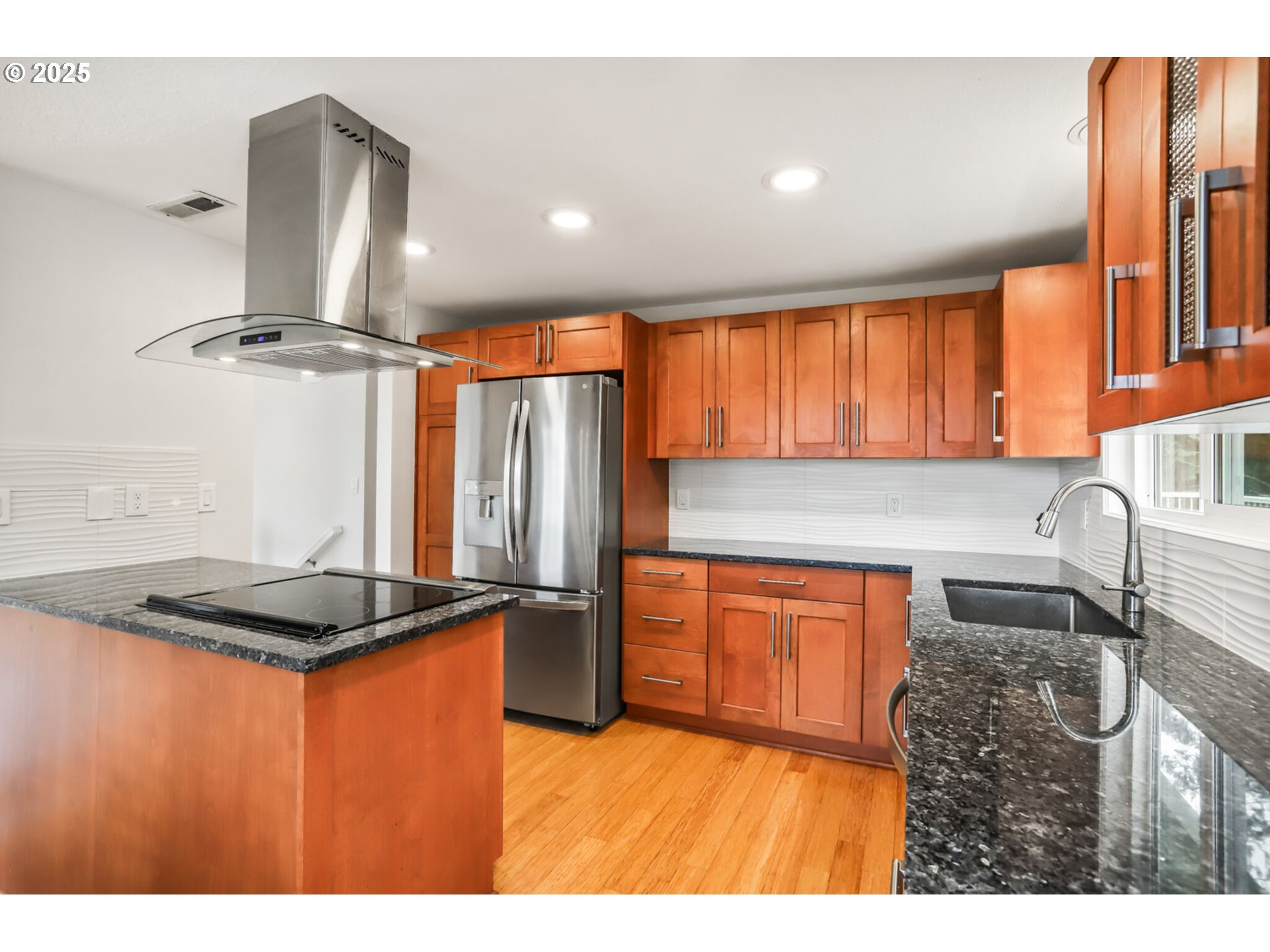 property viewer photo 10