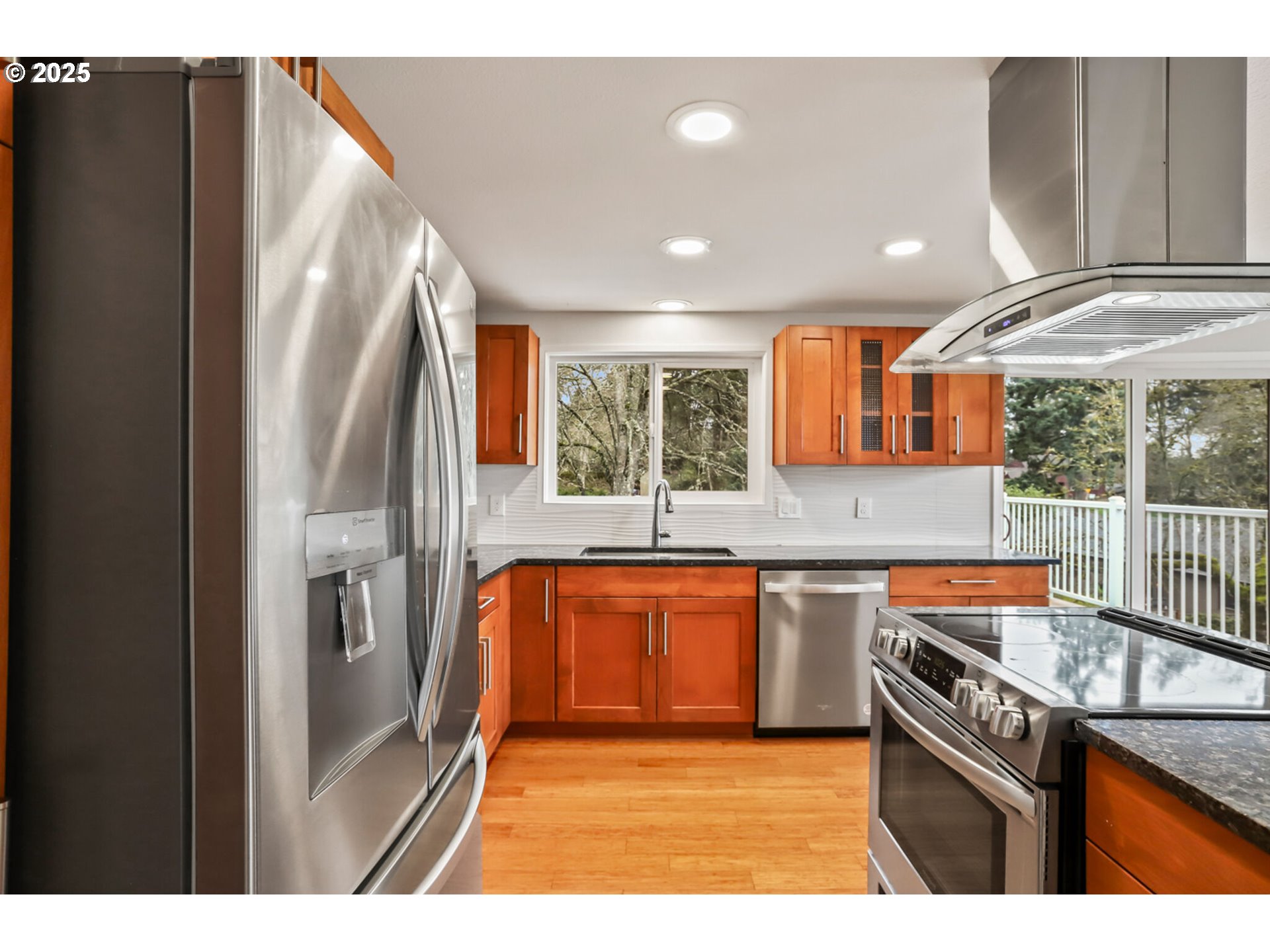 property viewer photo 12