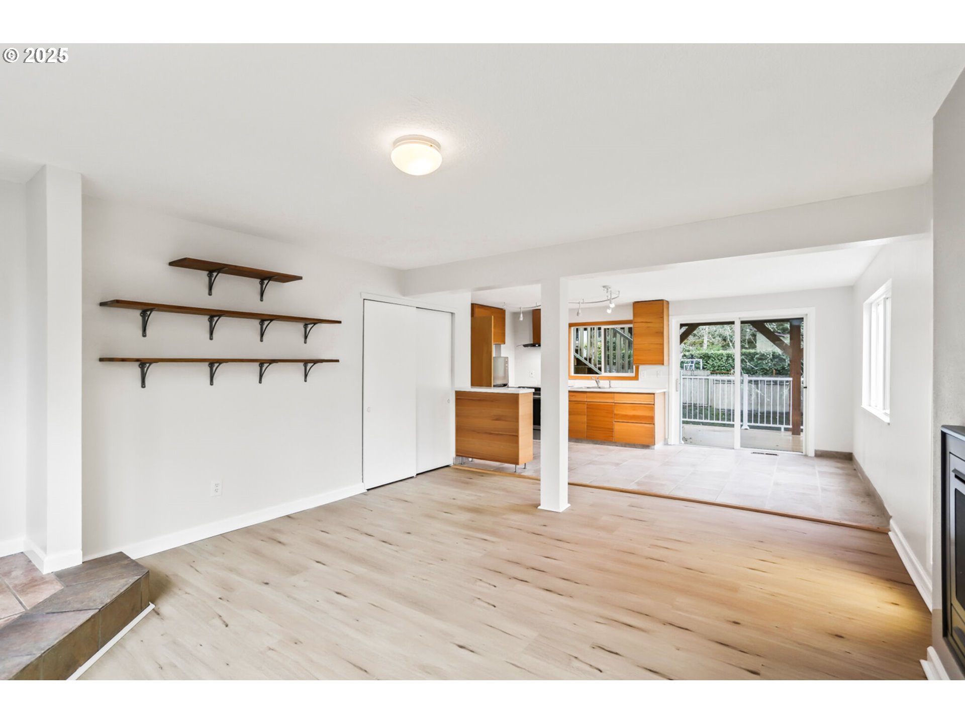 property viewer photo 20