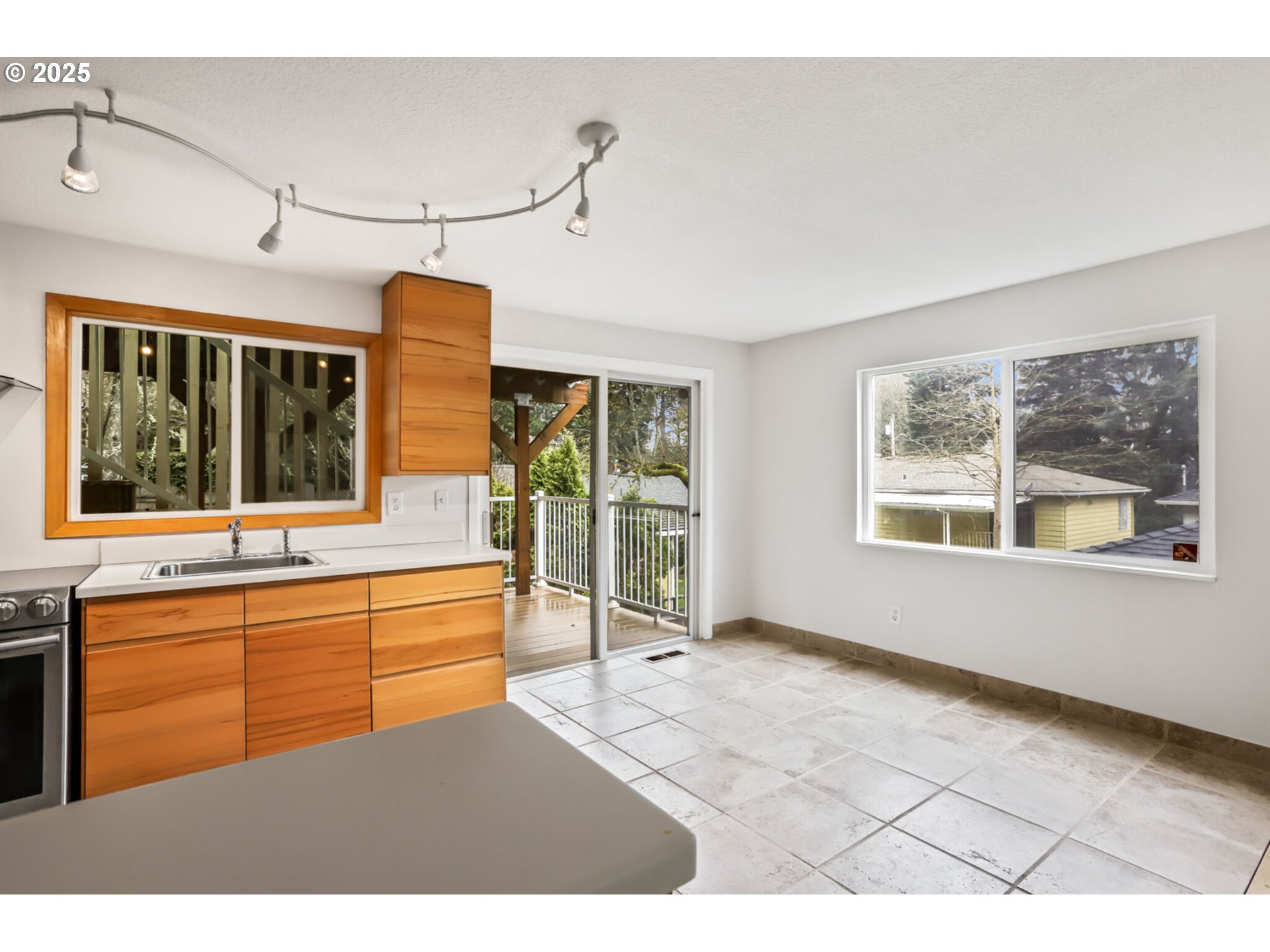 property viewer photo 23