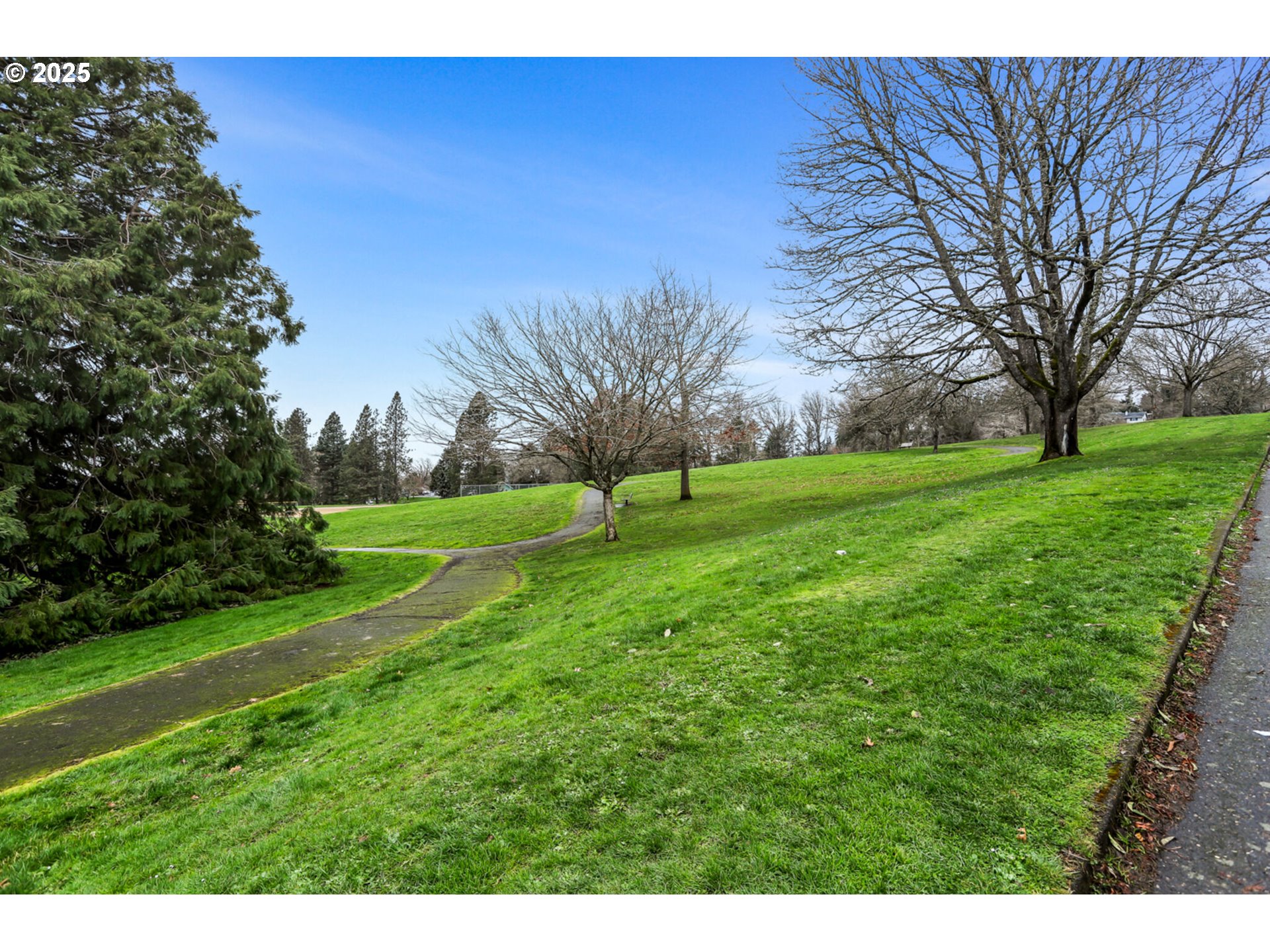 property viewer photo 30