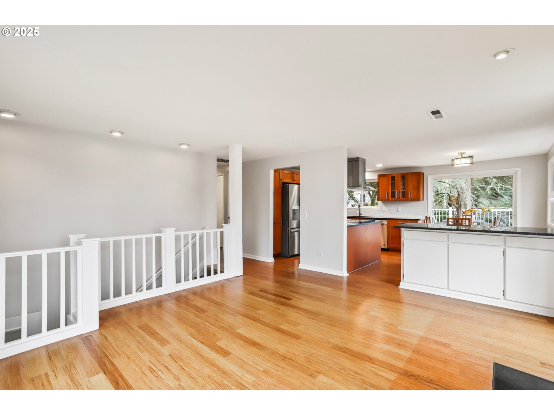 property viewer photo 5