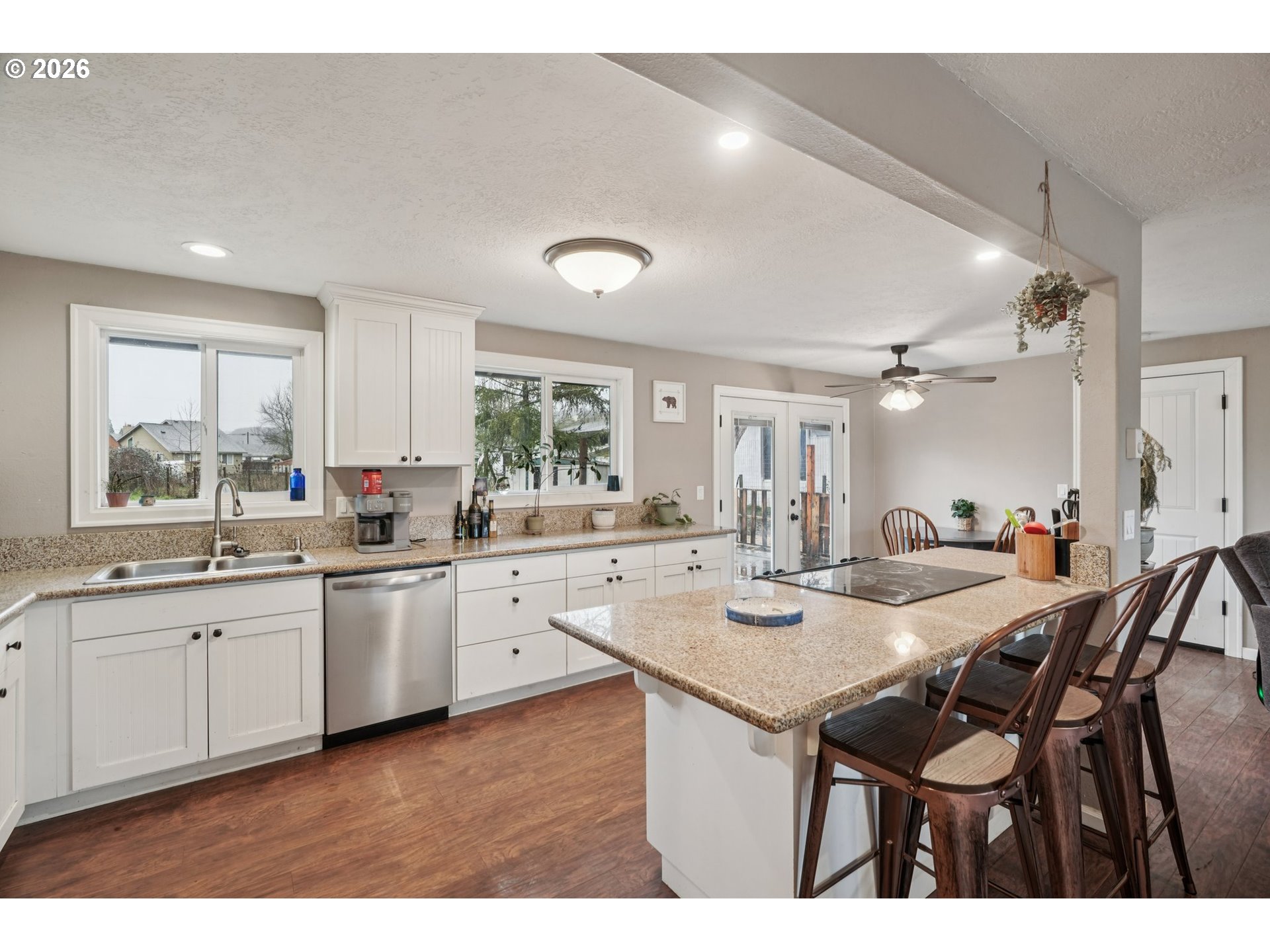 property viewer photo 12