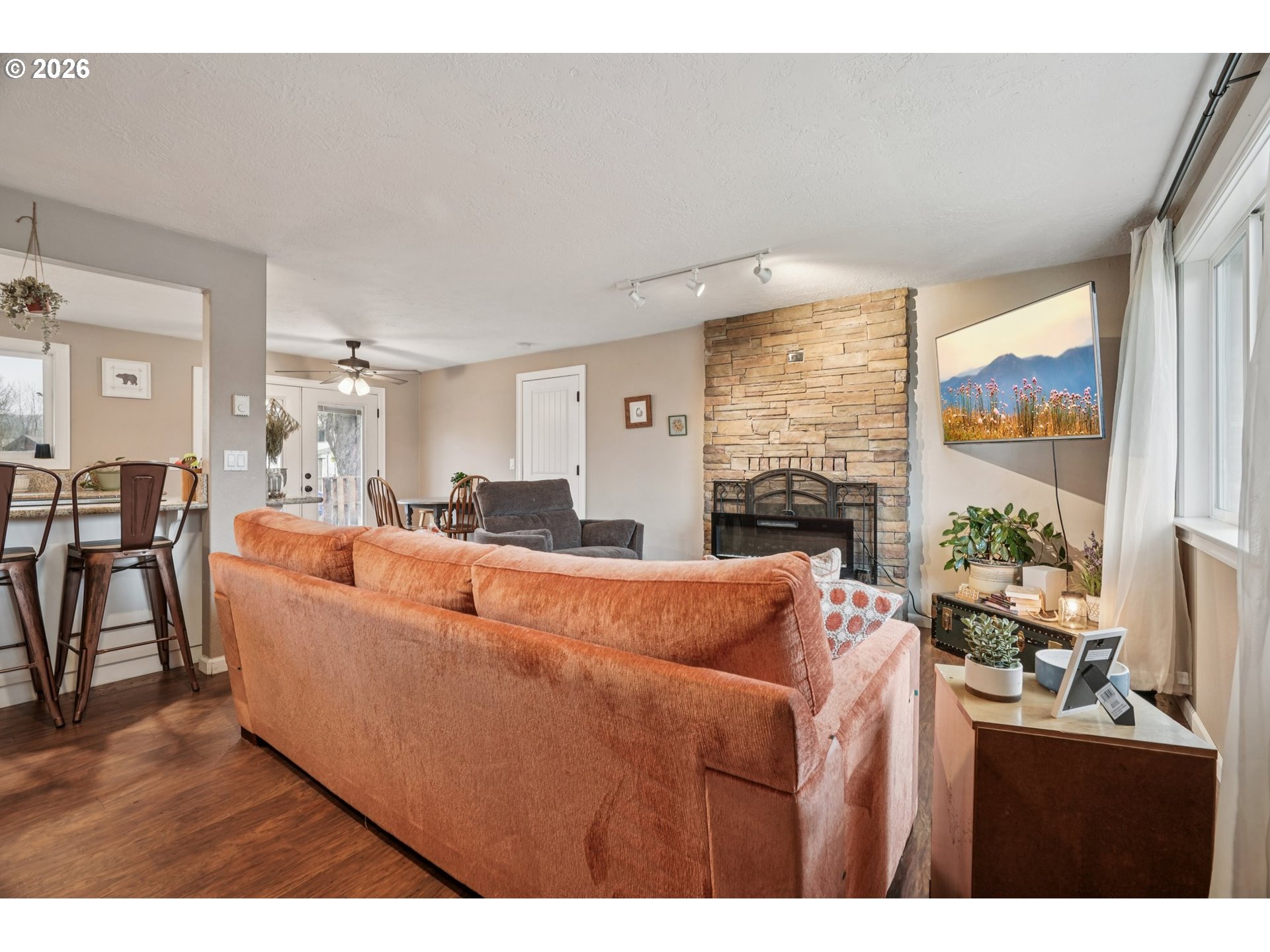 property viewer photo 8