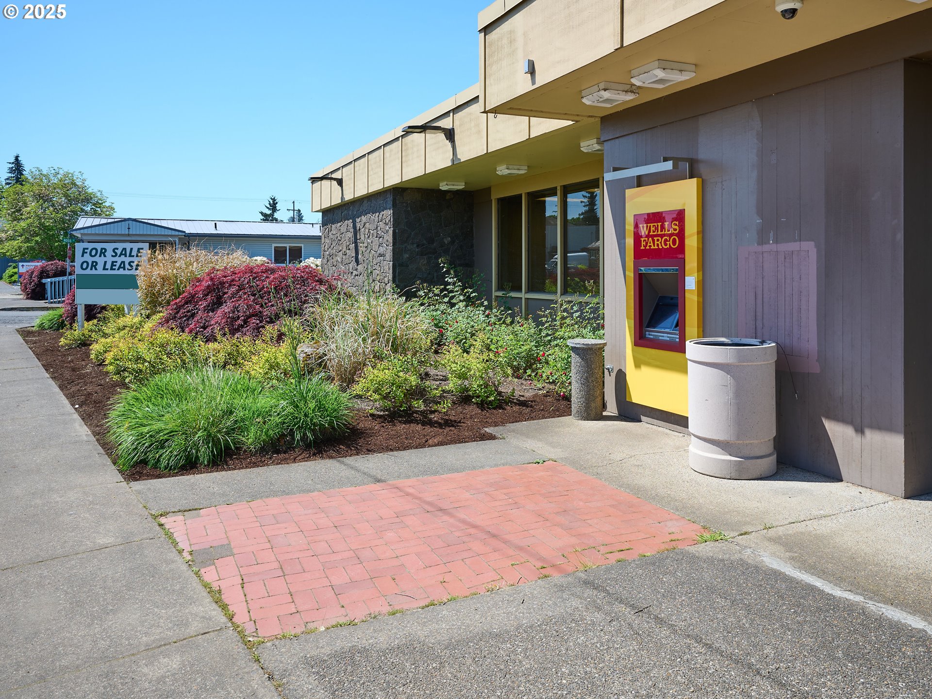 main property photo 6