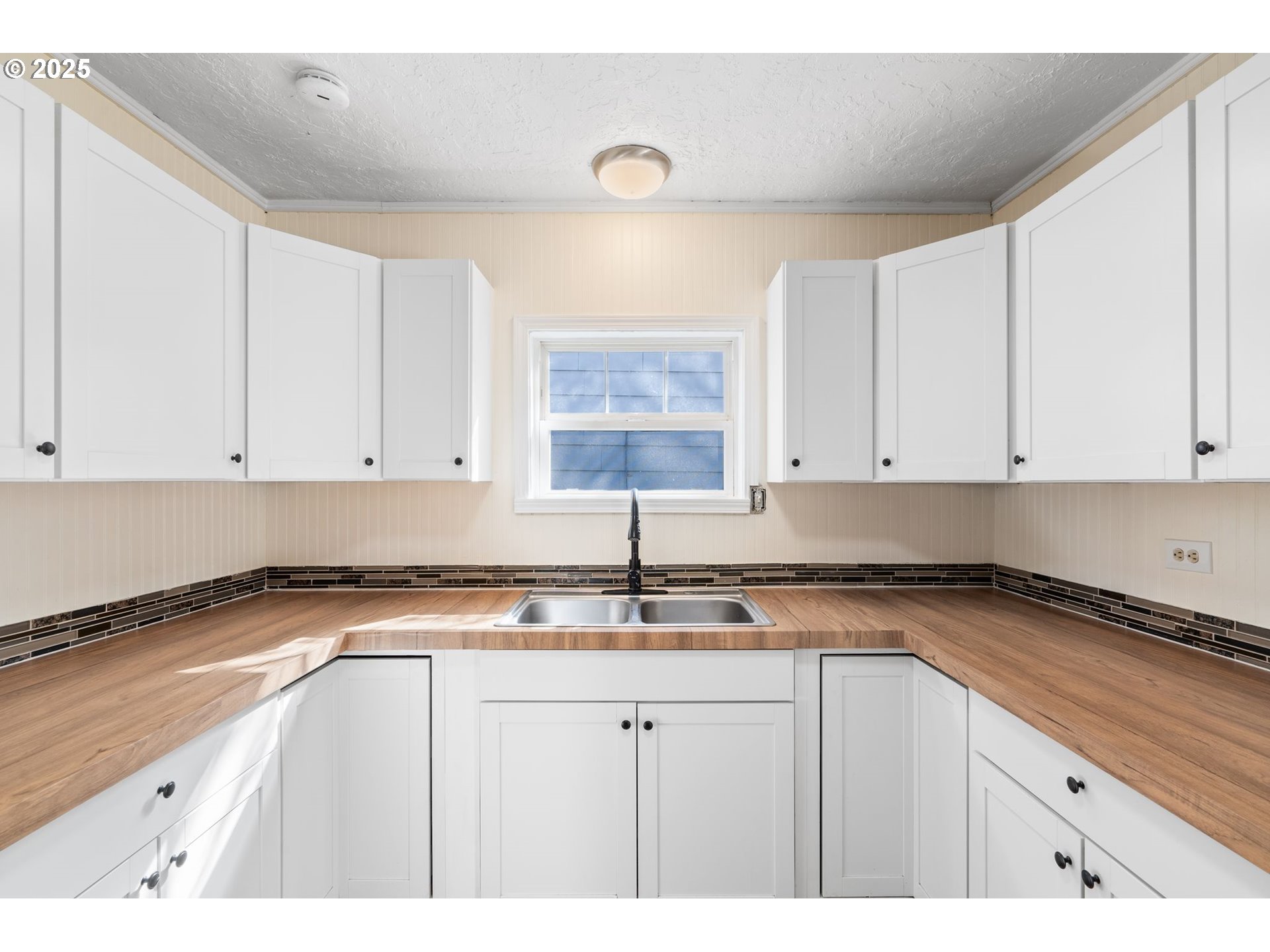 property viewer photo 10