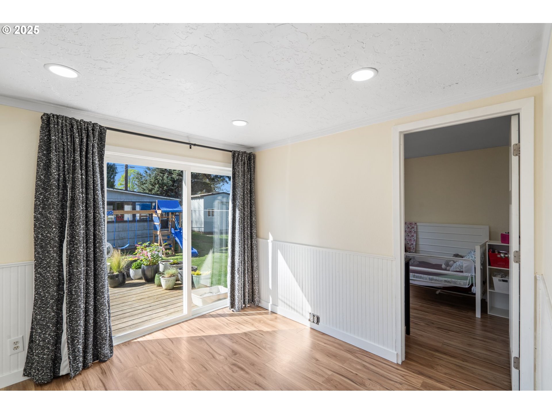 property viewer photo 14