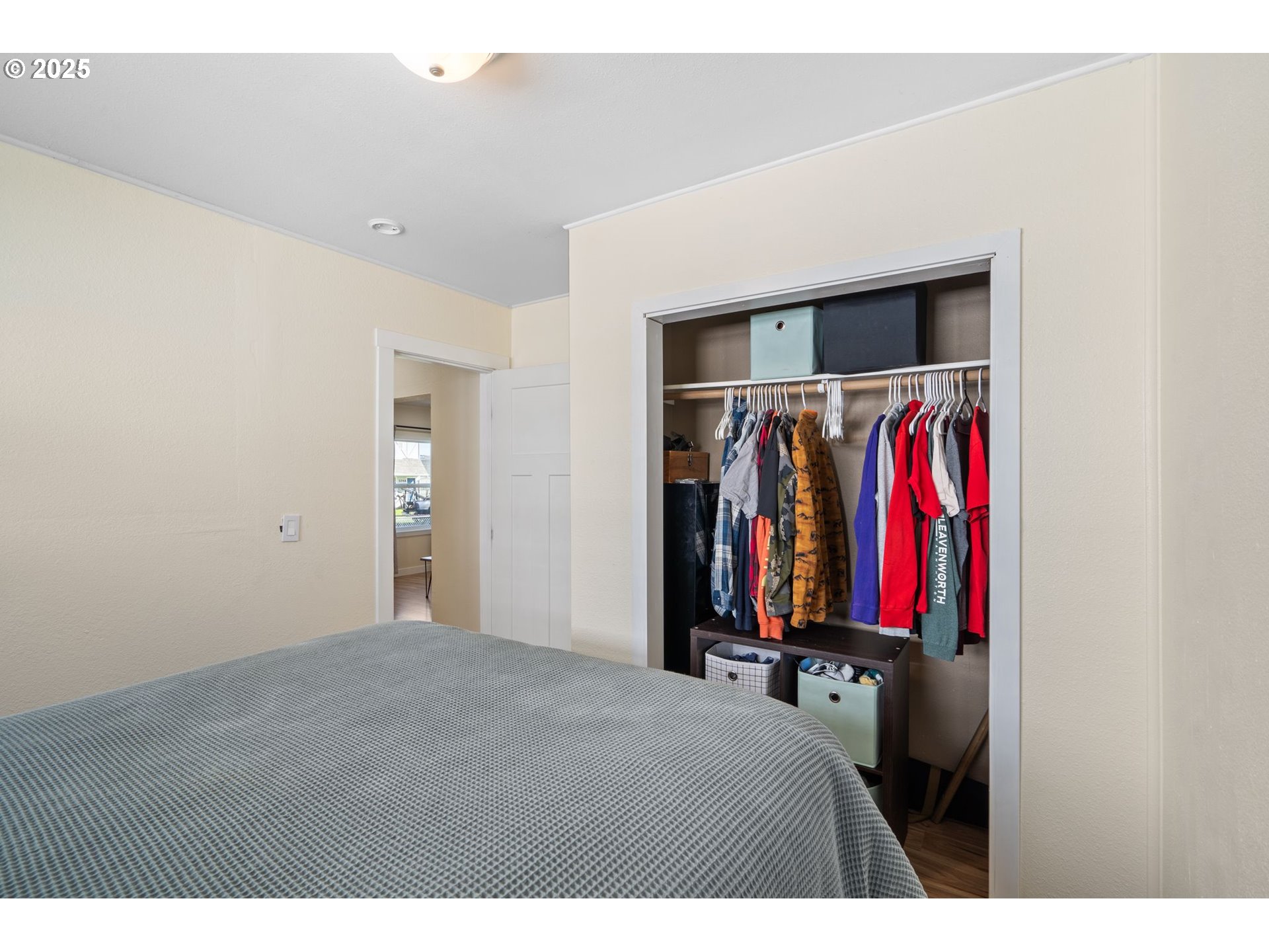 property viewer photo 16