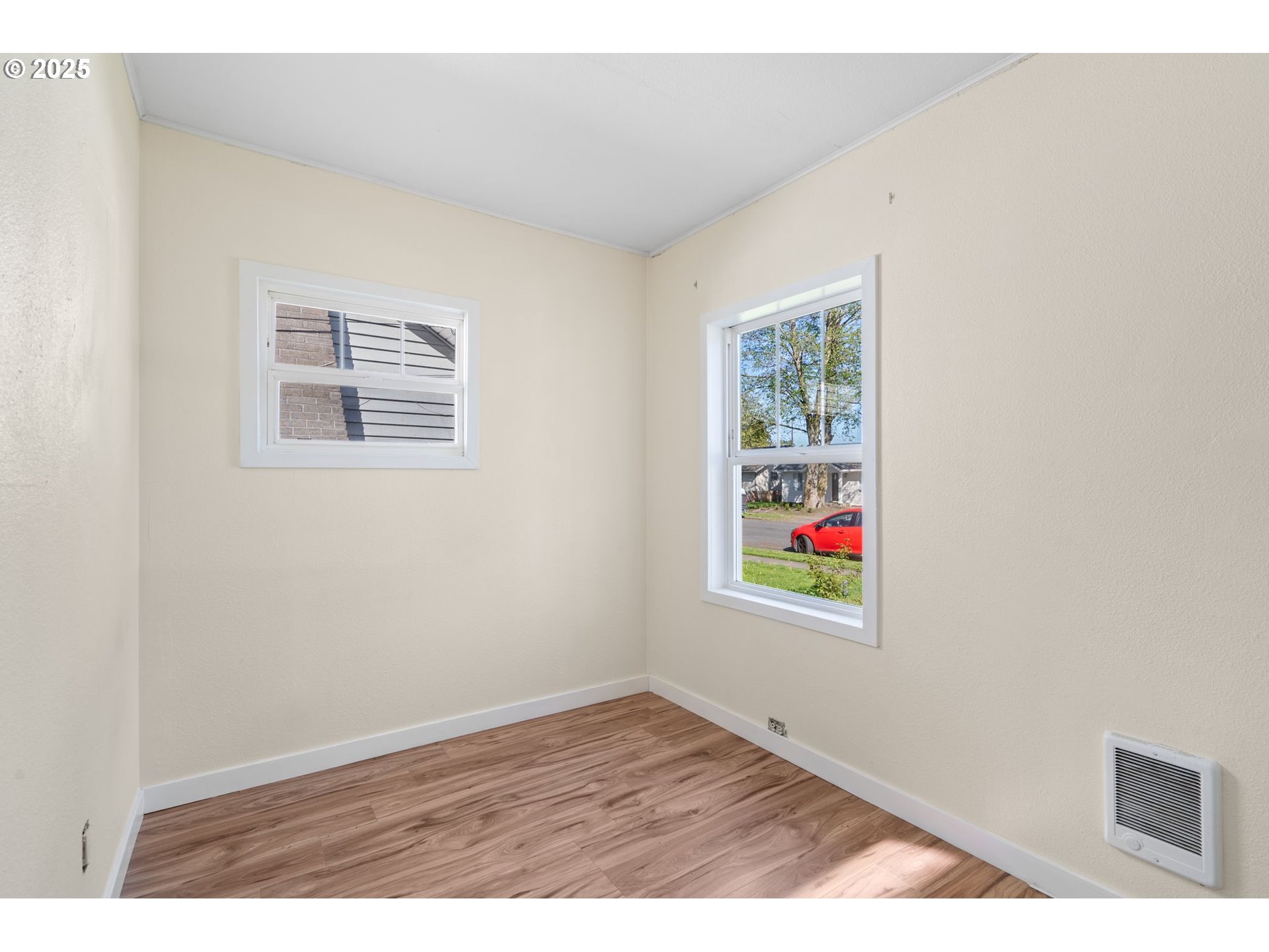 property viewer photo 17