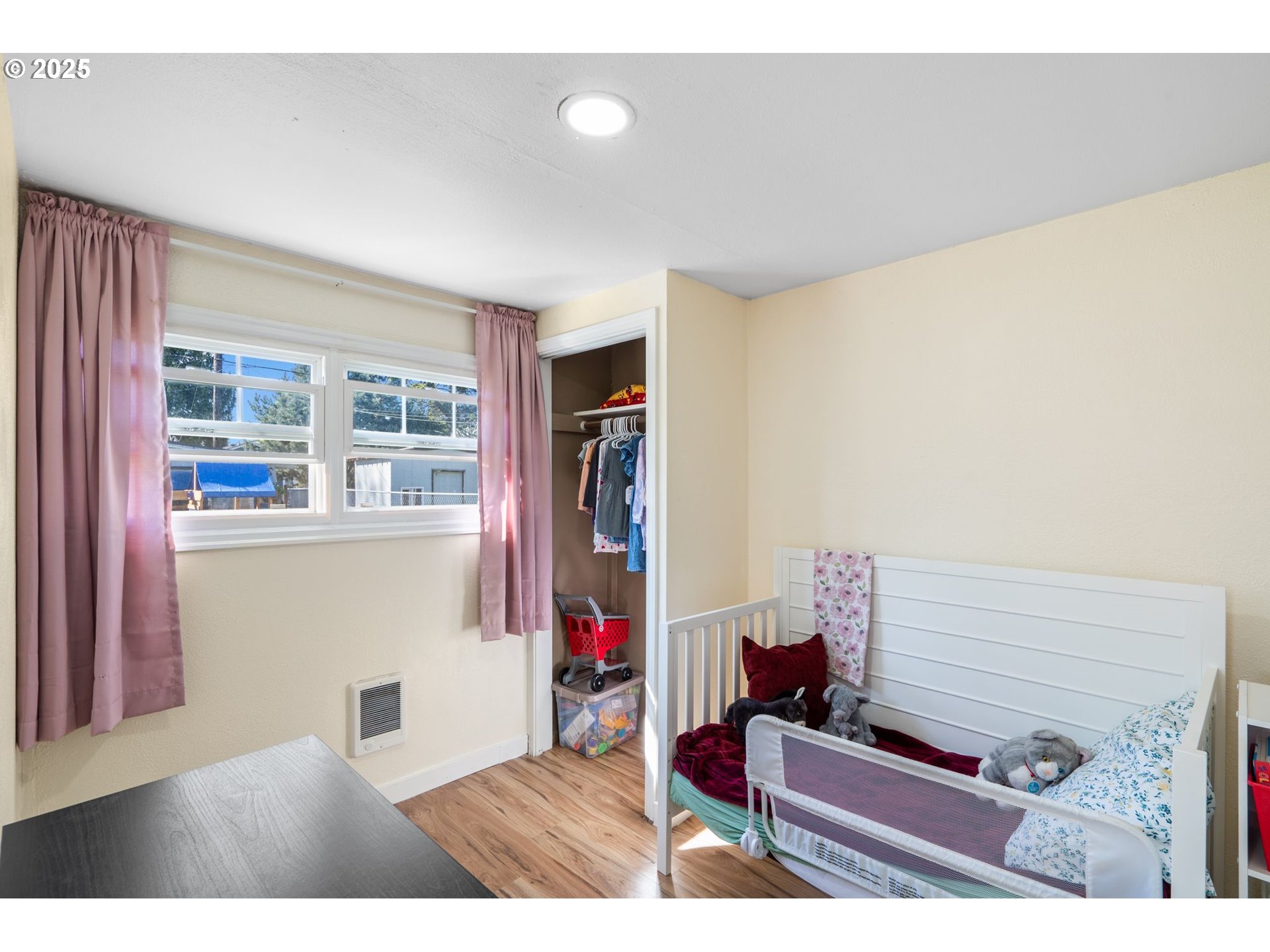 property viewer photo 19