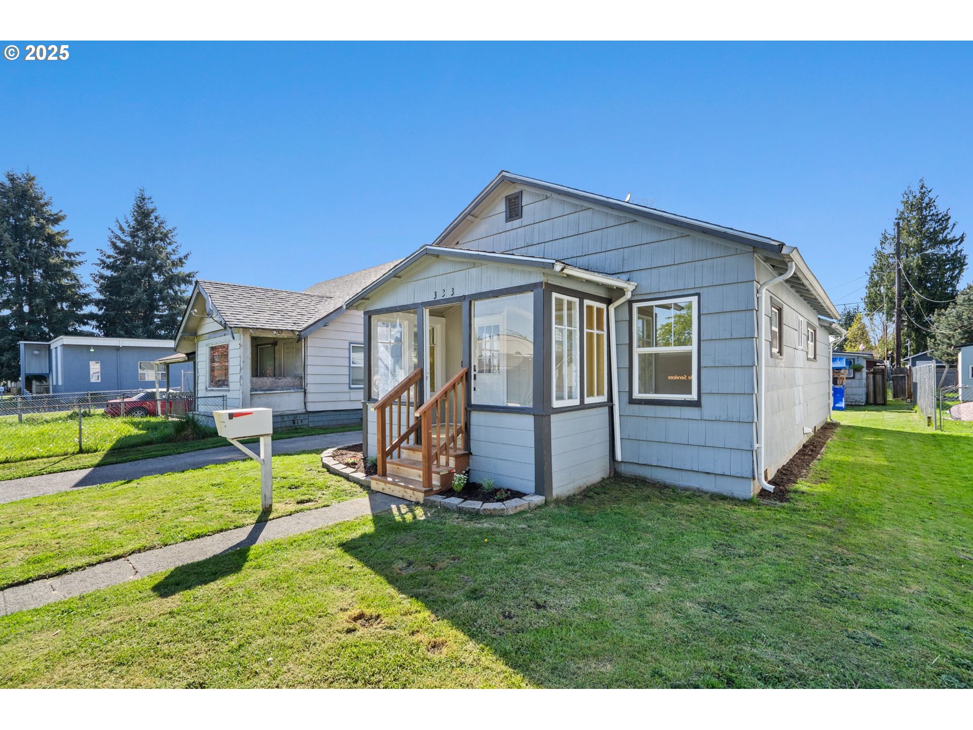 property viewer photo 2