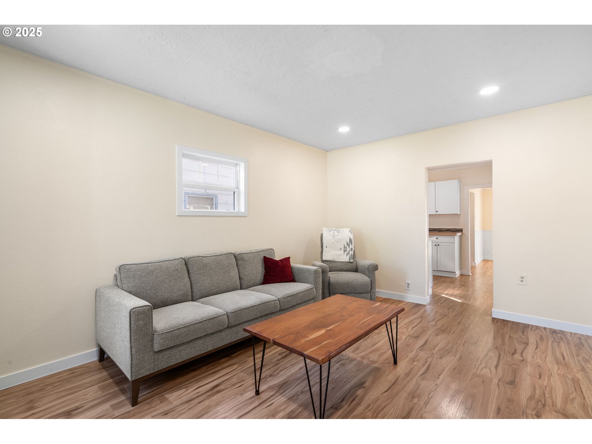property viewer photo 5