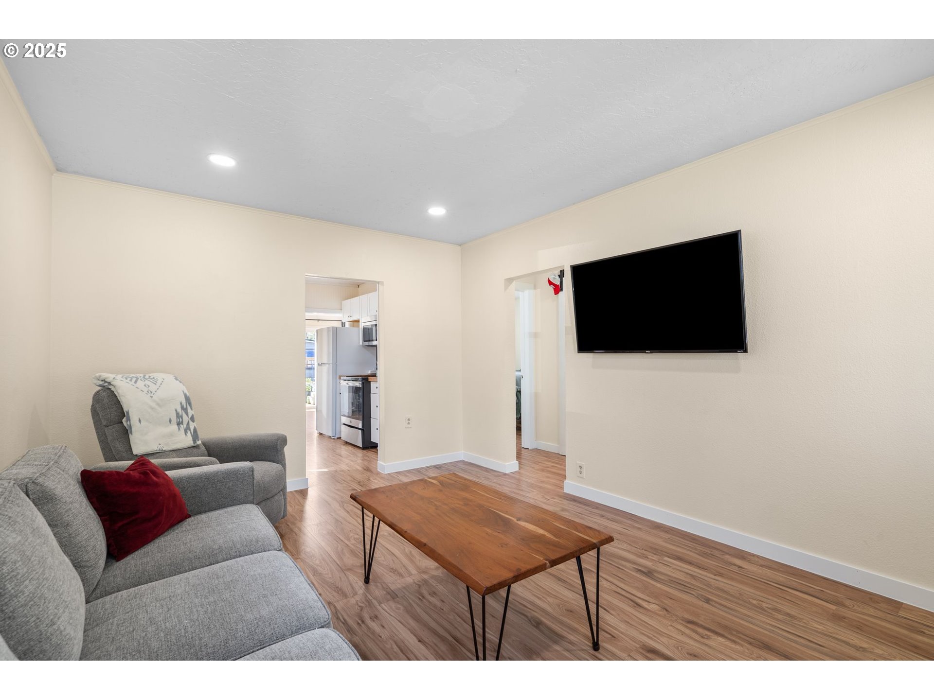 property viewer photo 7