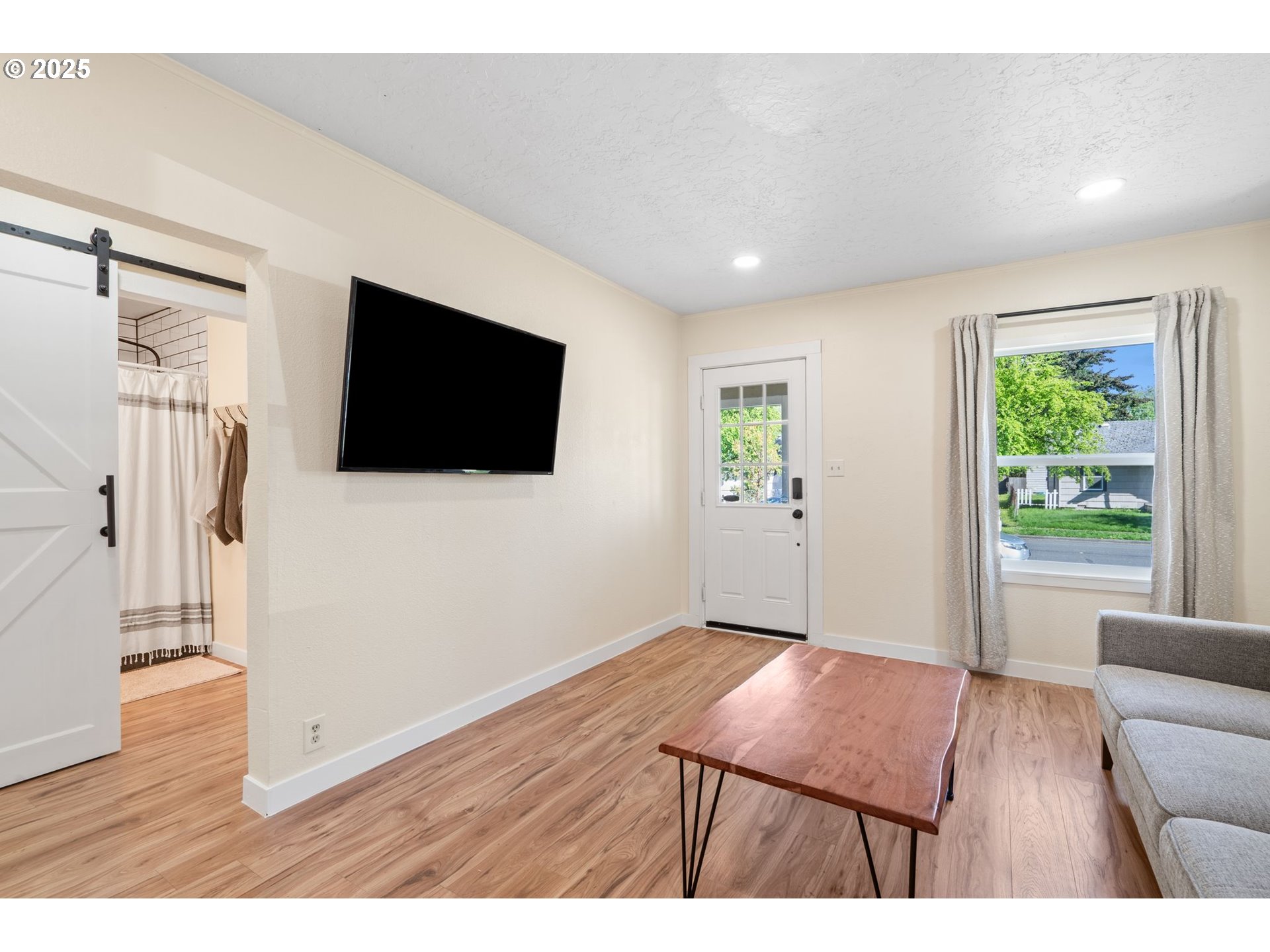 property viewer photo 8
